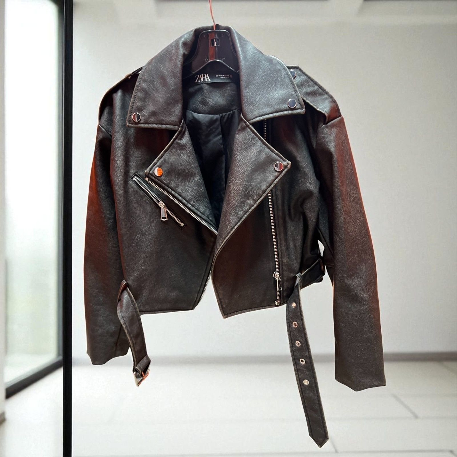 Zara Uber cool ZARA Fitted Motorcycle Biker Jacket in size Medium Size M / US 6-8 / IT 42-44 - 1 Thumbnail