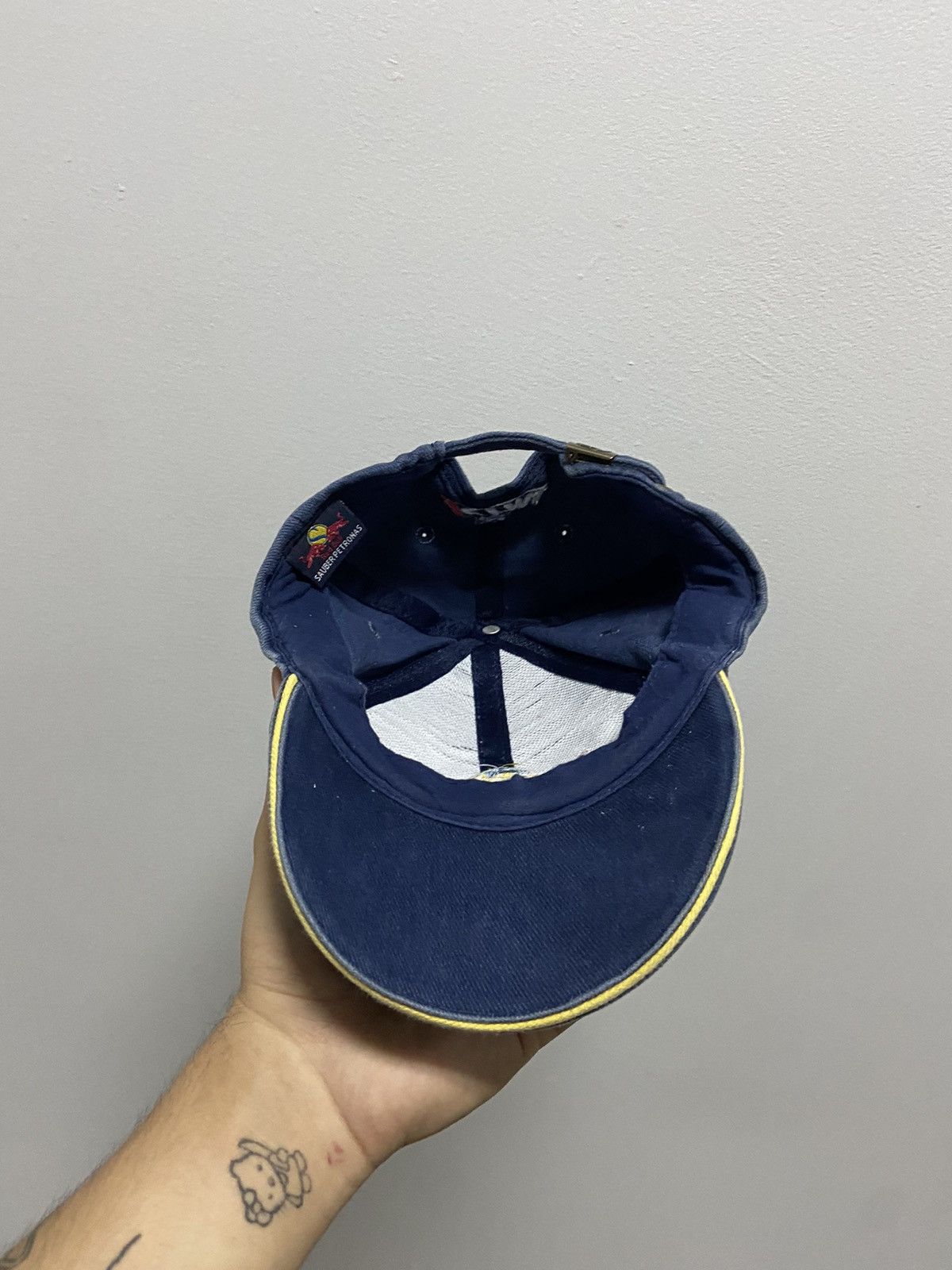 Red Bull × Vintage Red bull sauber Petronas racing cap vintage big logo Size ONE SIZE - 7 Thumbnail