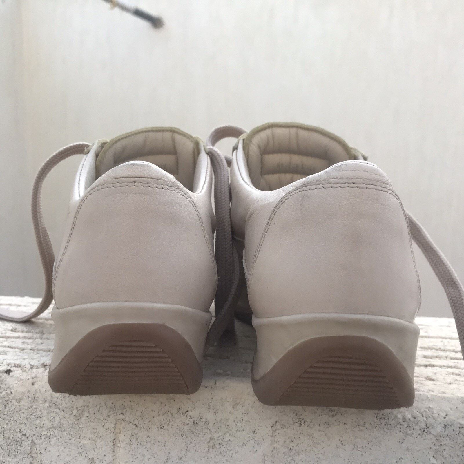 Louis Vuitton VINTAGE Louis Vuitton Sneakers Leather Toe women Beige Size US 7.5 / IT 37.5 - 4 Thumbnail
