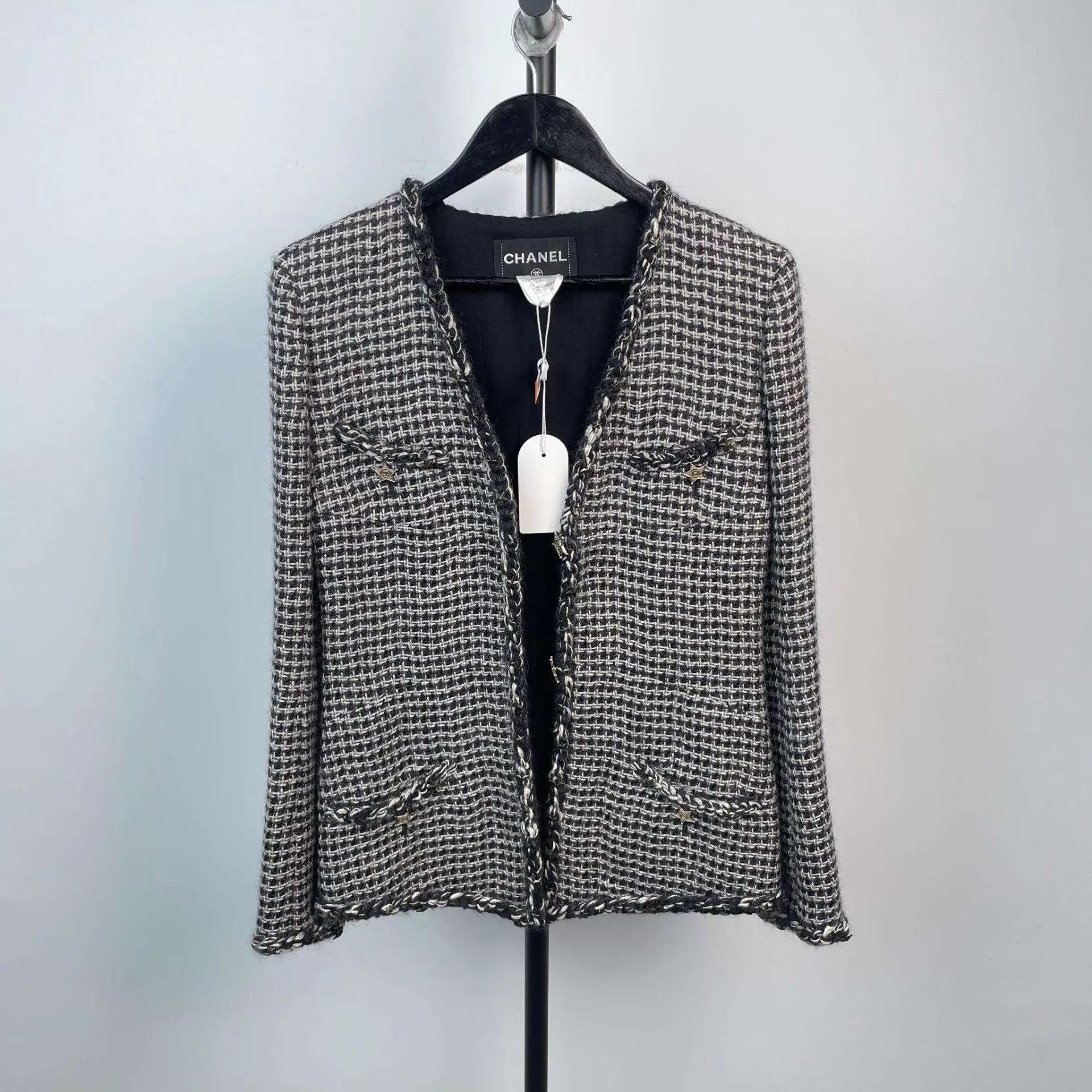 Chanel Chanel tweed women's black jacket 38 Size S / US 4 / IT 40 - 1 Thumbnail