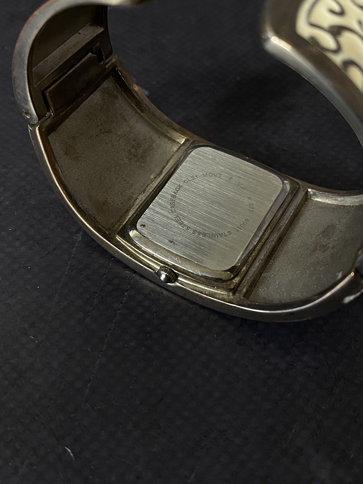 Japanese Brand Vintage Ornate Scrollwork Cuff Bracelet Watch Size ONE SIZE - 5 Thumbnail