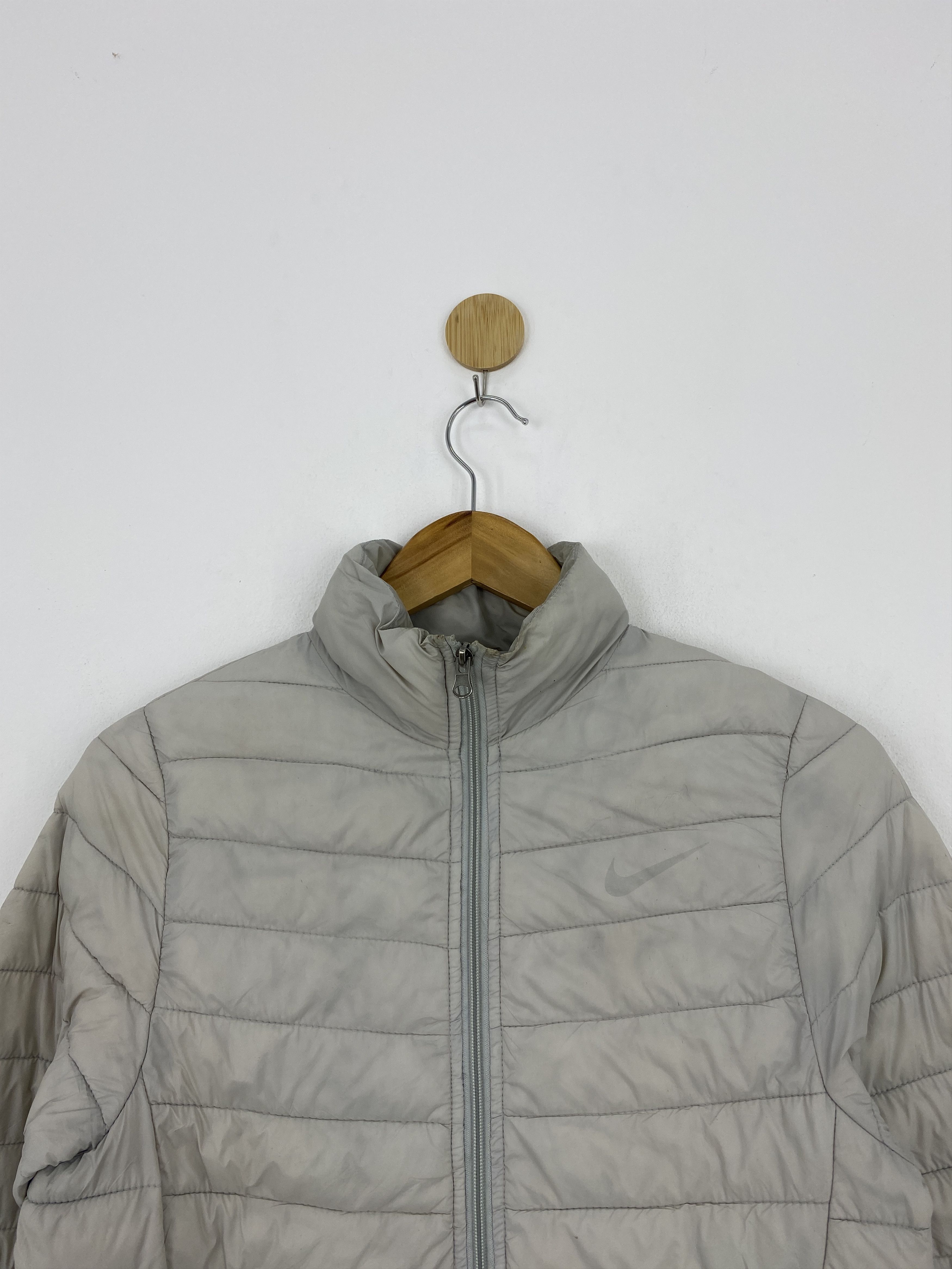 Vintage Vintage Nike Puffer Down Jacket J1820 Size US S / EU 44-46 / 1 - 2 Thumbnail