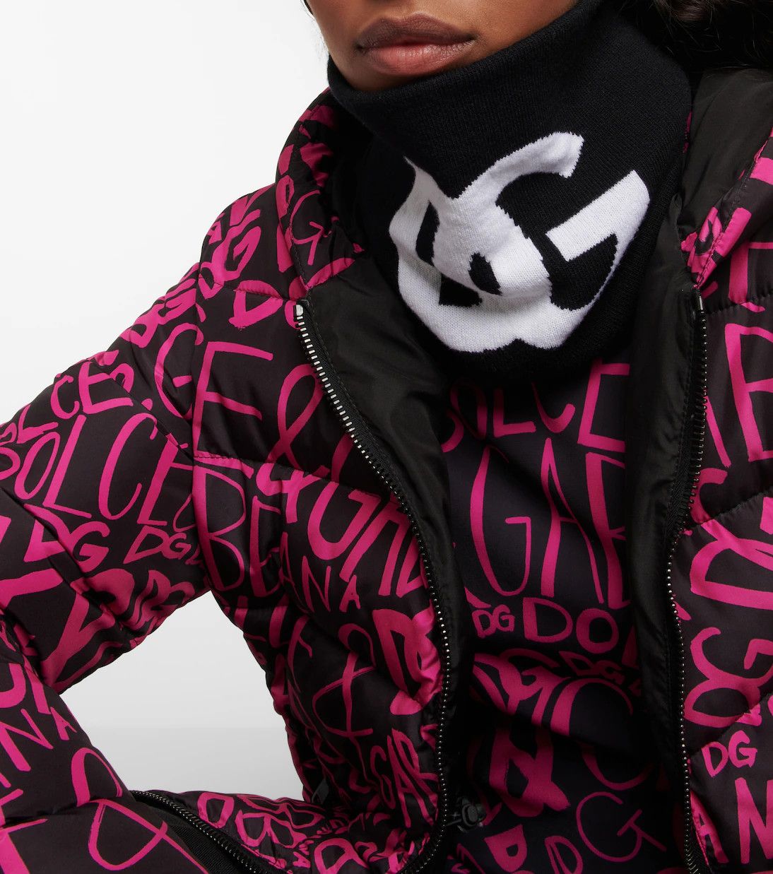 Dolce & Gabbana o1y1224 Size: OS / Logo Scarf in Black Size ONE SIZE - 2 Thumbnail