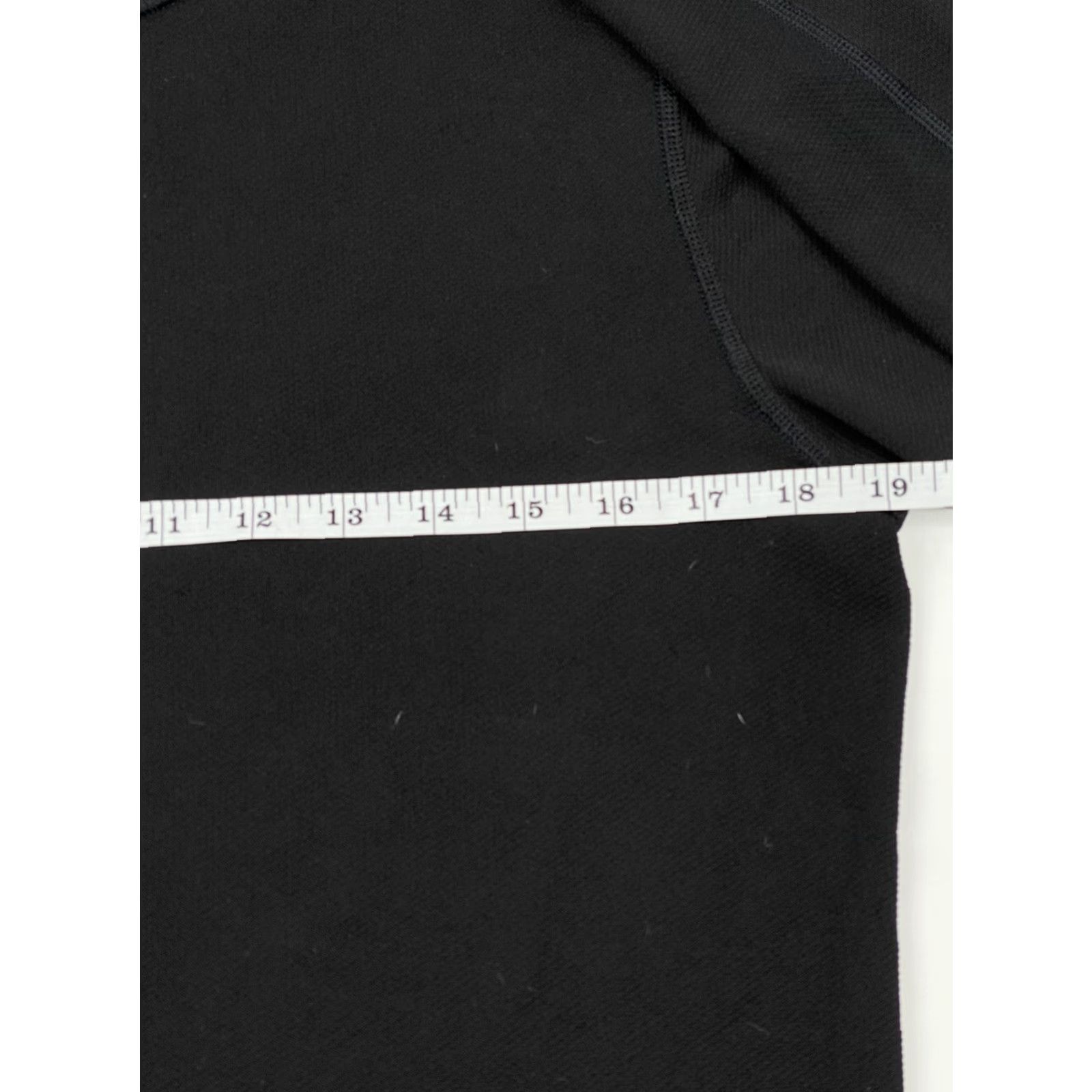 Under Armour Under Armour Men's Black M Compression Shirt HeatGear Workout Gym Long Sleeve Shirt Size US M / EU 48-50 / 2 - 5 Thumbnail