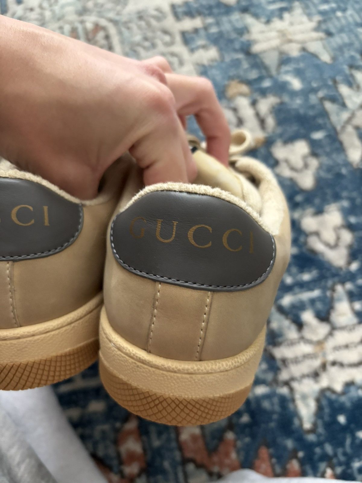 Gucci Gucci beige low top, blue and red stripe sneaker Size US 6 / EU 39 - 9 Thumbnail