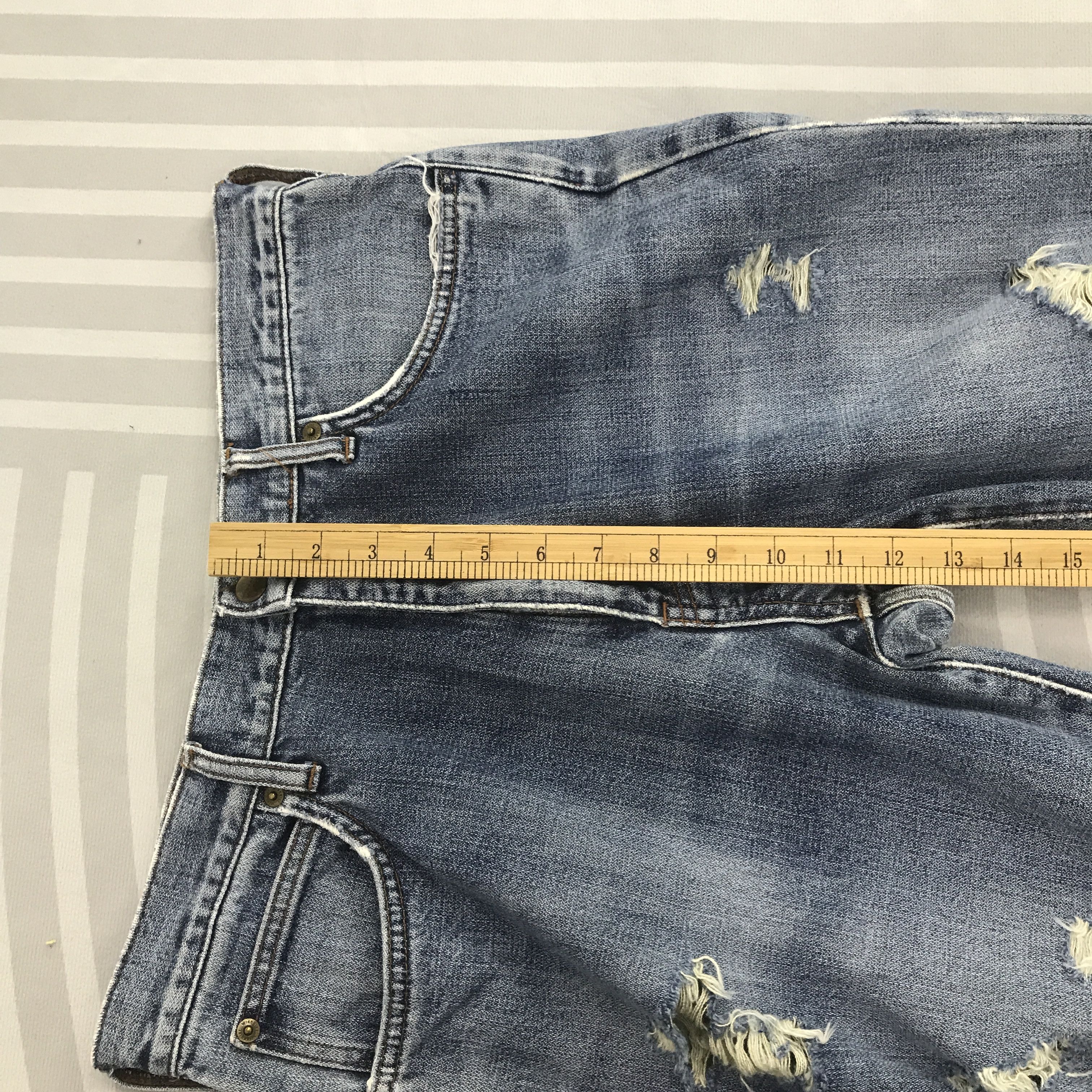 Vintage × Wrangler Flare Wrangler Distressed denim Bootcut design jeans pants Size US 31 - 8 Thumbnail