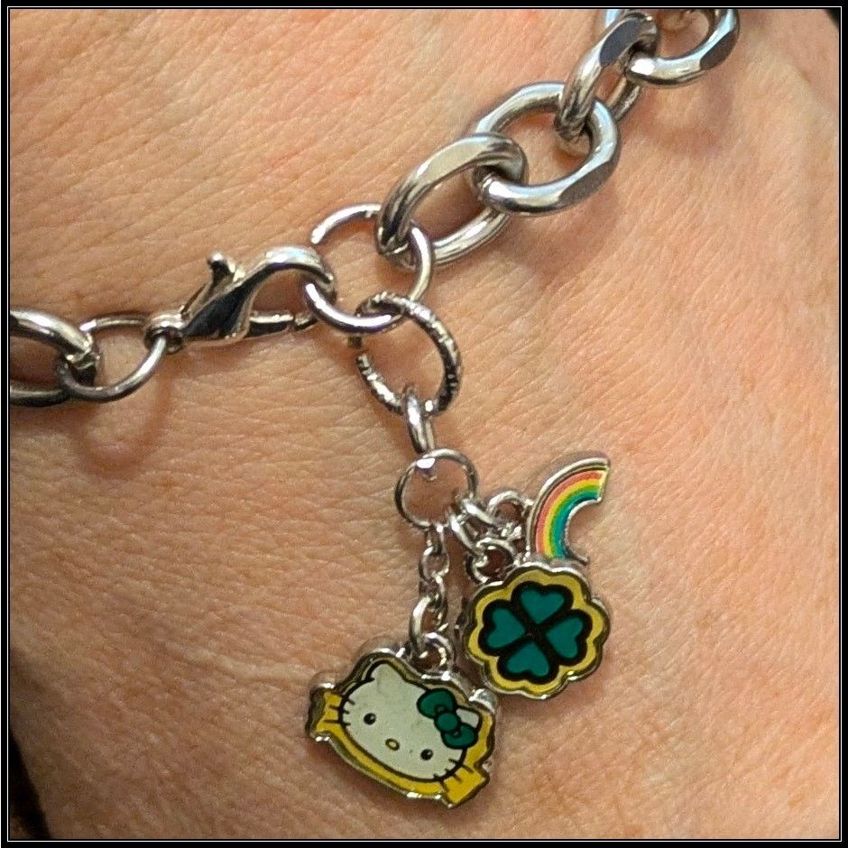 Japanese Brand × Vintage HELLO KITTY, 4 Leaf Clover & Rainbow Charm Bracelet Size ONE SIZE - 1 Thumbnail