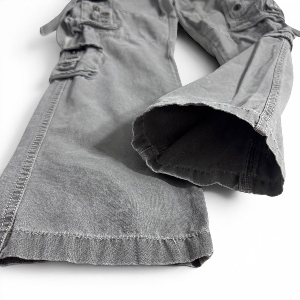 Other Vintage Multi-Pocket Cargo Pants Size US 31 - 13 Thumbnail