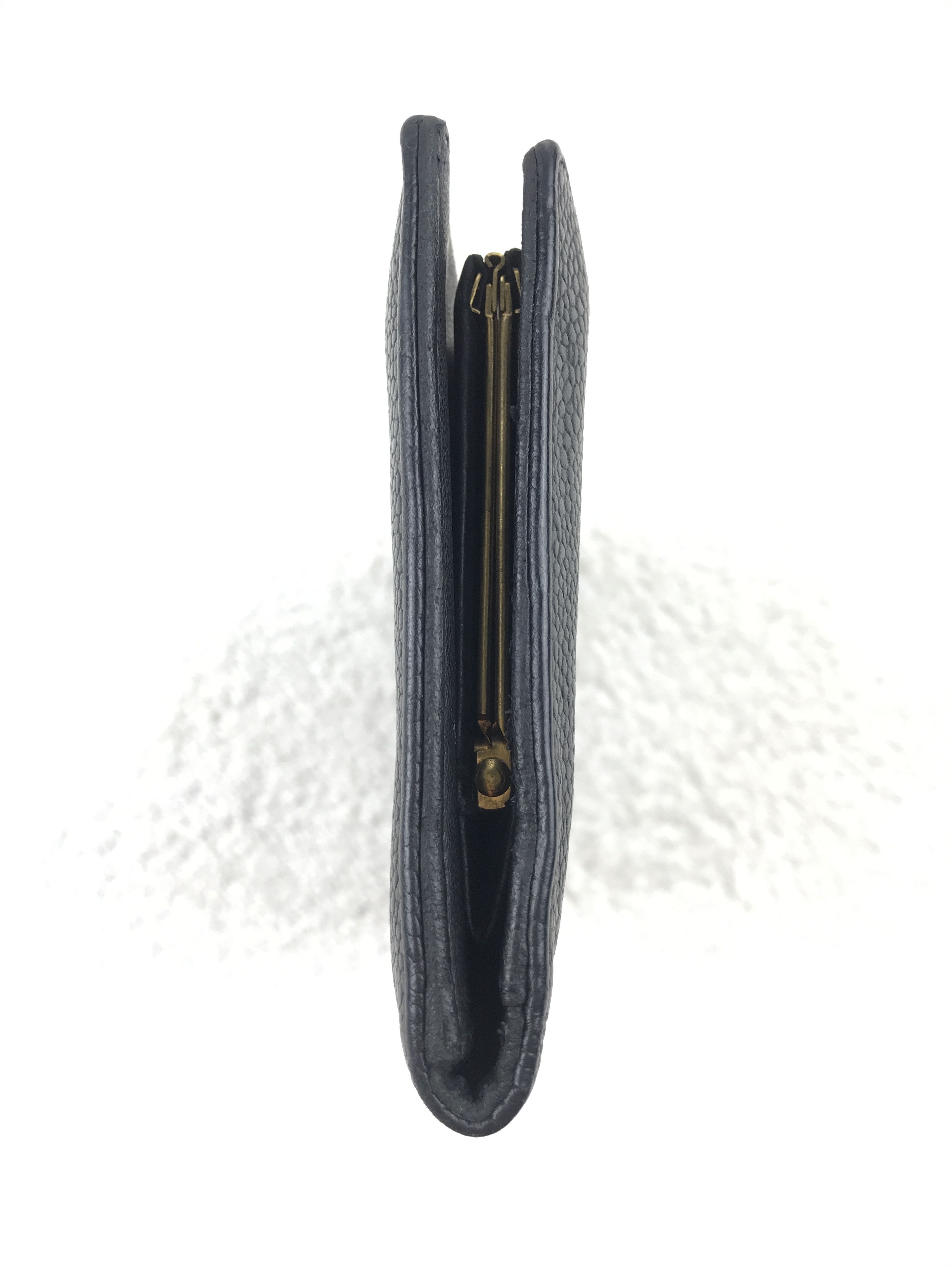 Chanel × Vintage Vintage Chanel Black Caviar CC Logo Bifold Wallet Size ONE SIZE - 12 Thumbnail