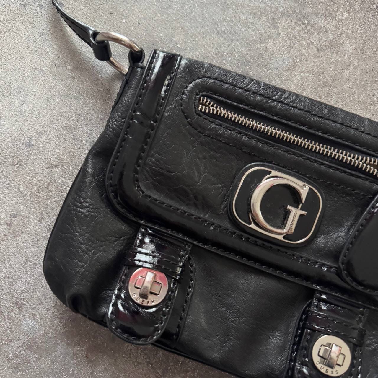 Guess × Hysteric Glamour × Japanese Brand Guess Y2K Vintage Amazing Leather Crossbody Bag Size ONE SIZE - 3 Thumbnail