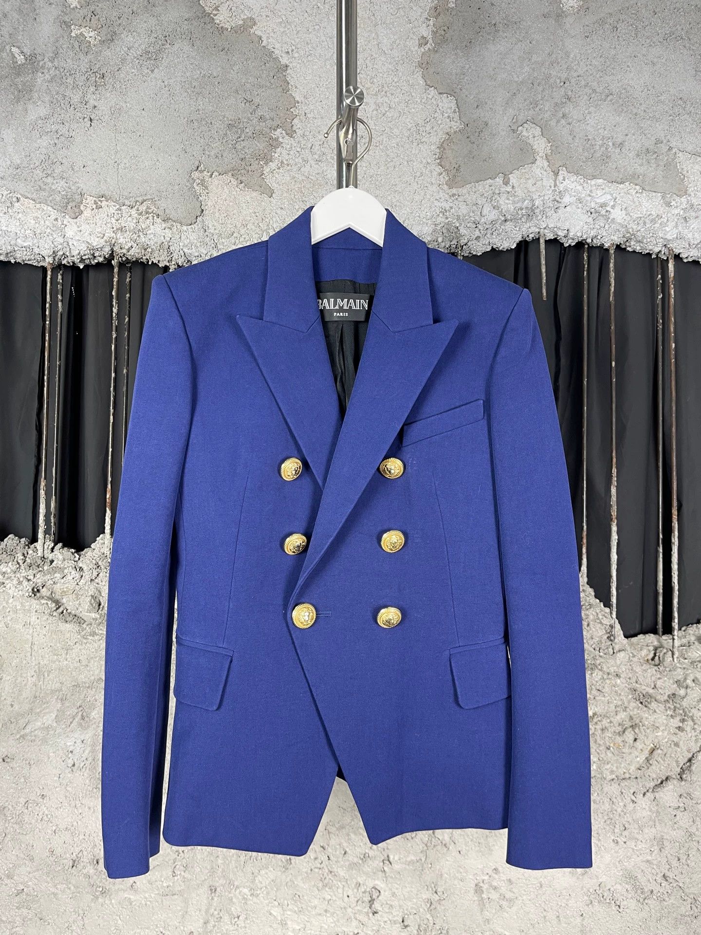 Balmain Balmain Double-Breasted Gold Button Blazer Size 38 Size XS / US 0-2 / IT 36-38 - 1 Thumbnail