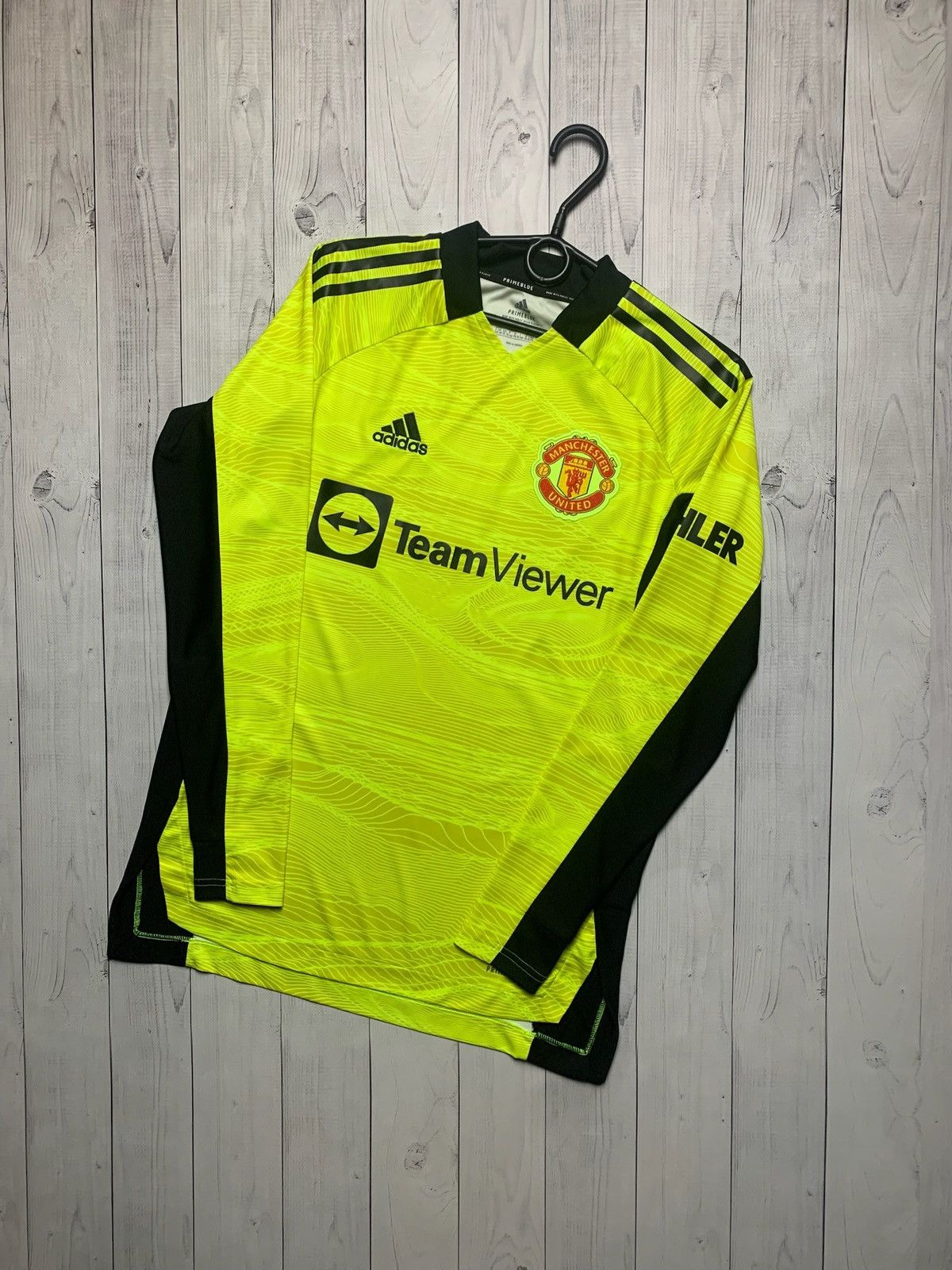 Adidas Manchester United Adidas soccer goalkeeper jersey size S Size US S / EU 44-46 / 1 - 1 Thumbnail