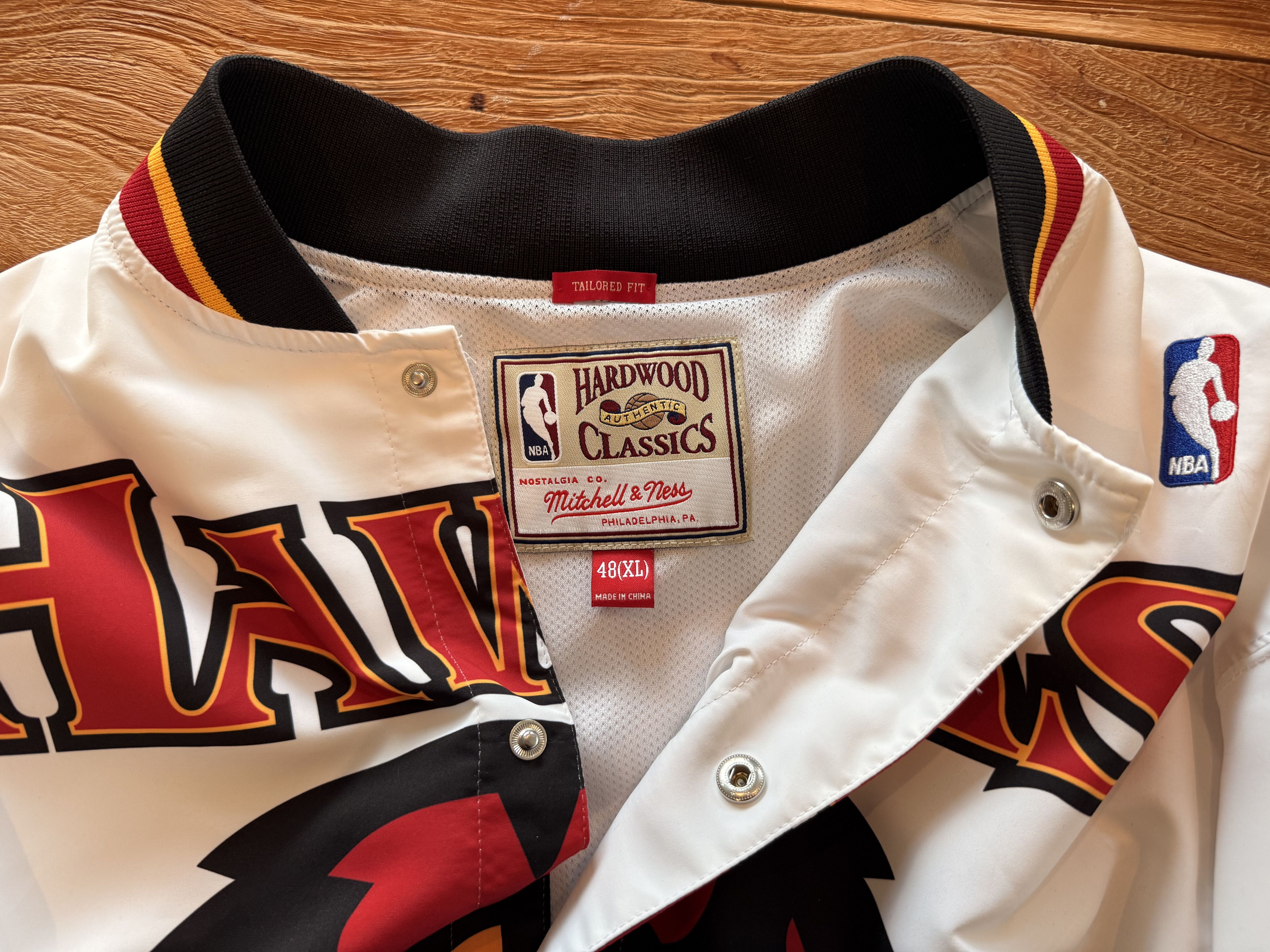 Mitchell & Ness Mitchell & Ness Hawks 95-96 Warm Up Jacket Size US XL / EU 56 / 4 - 5 Thumbnail