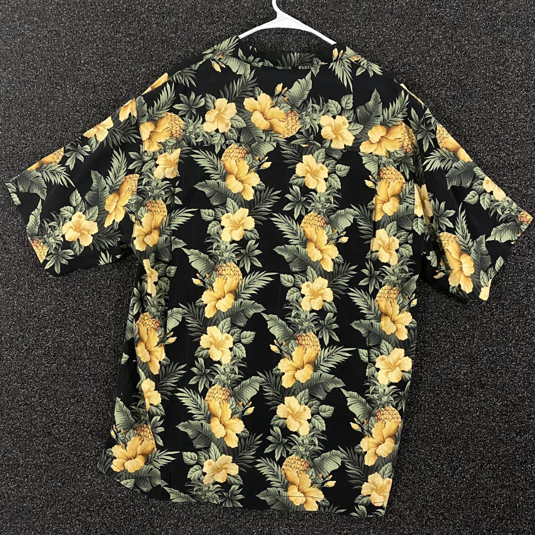 Tommy Bahama Tommy Bahama Shirt Mens Large Black Yellow 100% Silk Hawaiian Pineapple Floral Shirt Casual Hawaiian 90s? Size US L / EU 52-54 / 3 - 6 Thumbnail