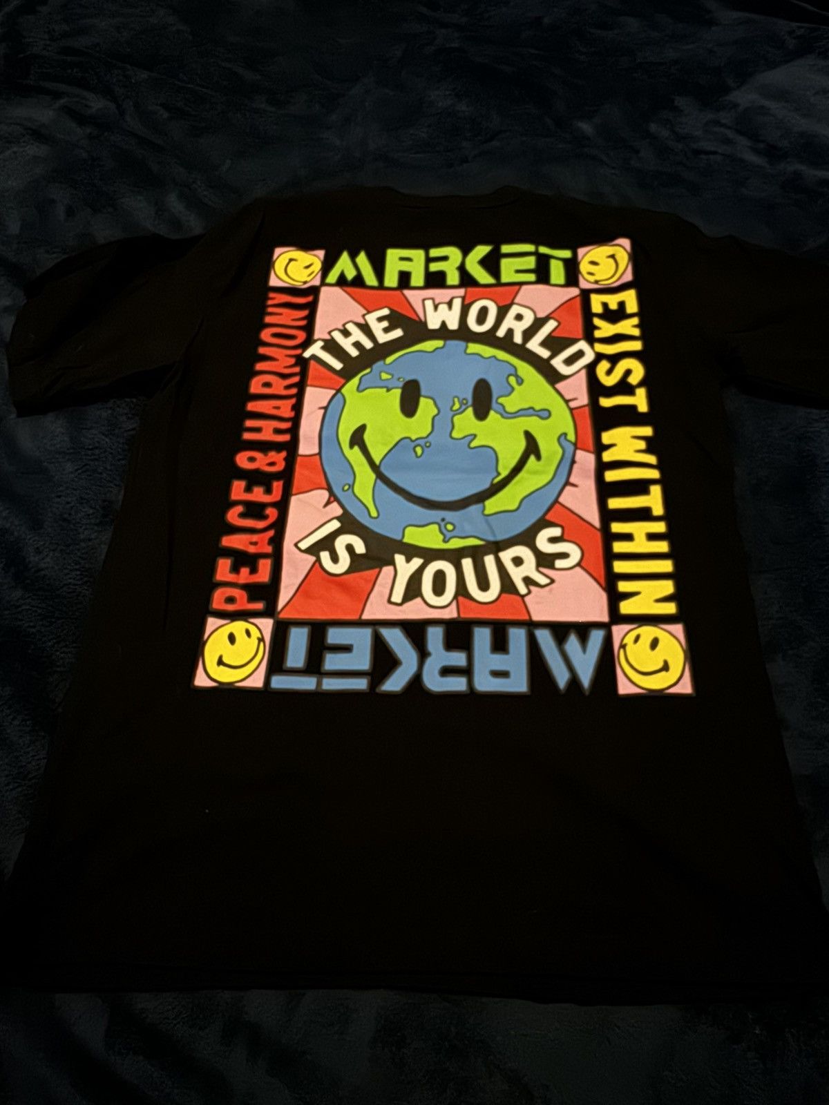 Market Market the world is yours Size US L / EU 52-54 / 3 - 1 Thumbnail