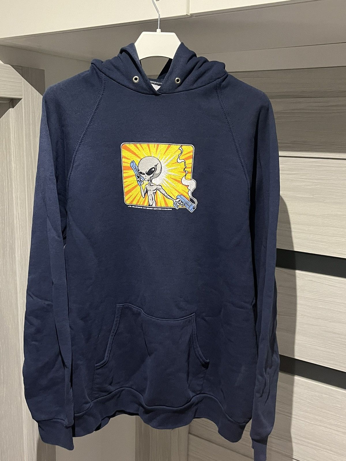 Vintage Secret Service Magazine 1998 ufo hoodie Size US L / EU 52-54 / 3 - 5 Thumbnail