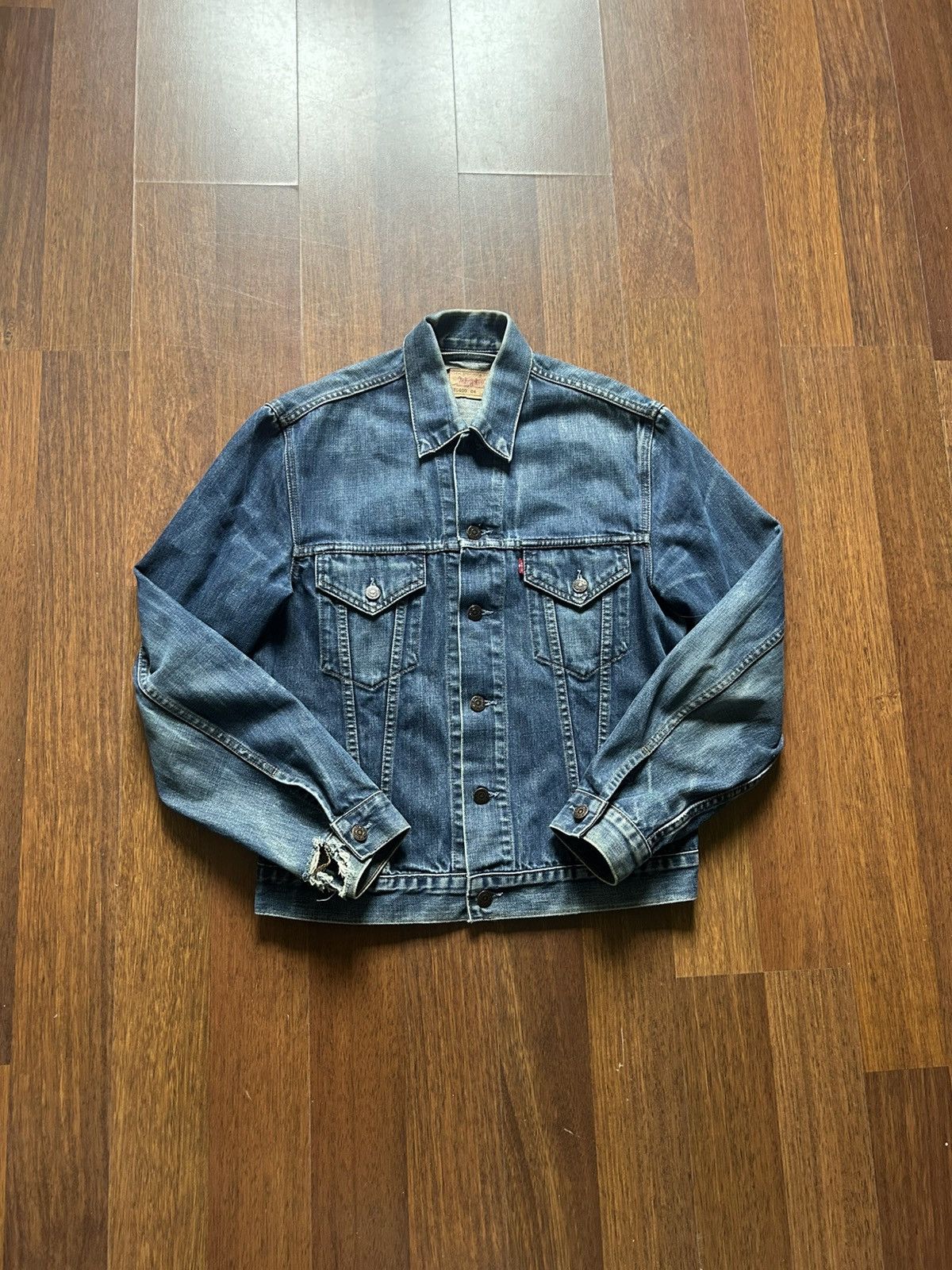 Levi's Vintage Levis 90s Faded Denim Jacket Streetwear Y2K Men’s Size US L / EU 52-54 / 3 - 1 Thumbnail