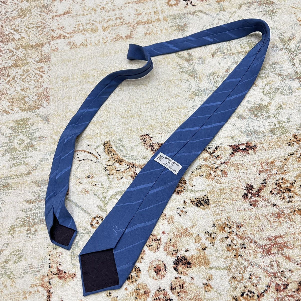 Givenchy Luxury Givenchy Tie Monogram 90s Vintage Luxury Silk Size ONE SIZE - 2 Thumbnail