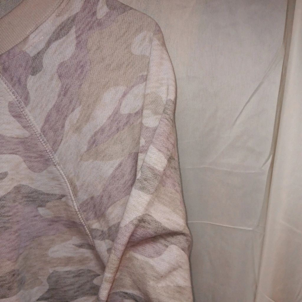 Other Source unknown ,camo sweatshirt, womens XL, EUC Size XL / US 12-14 / IT 48-50 - 6 Thumbnail