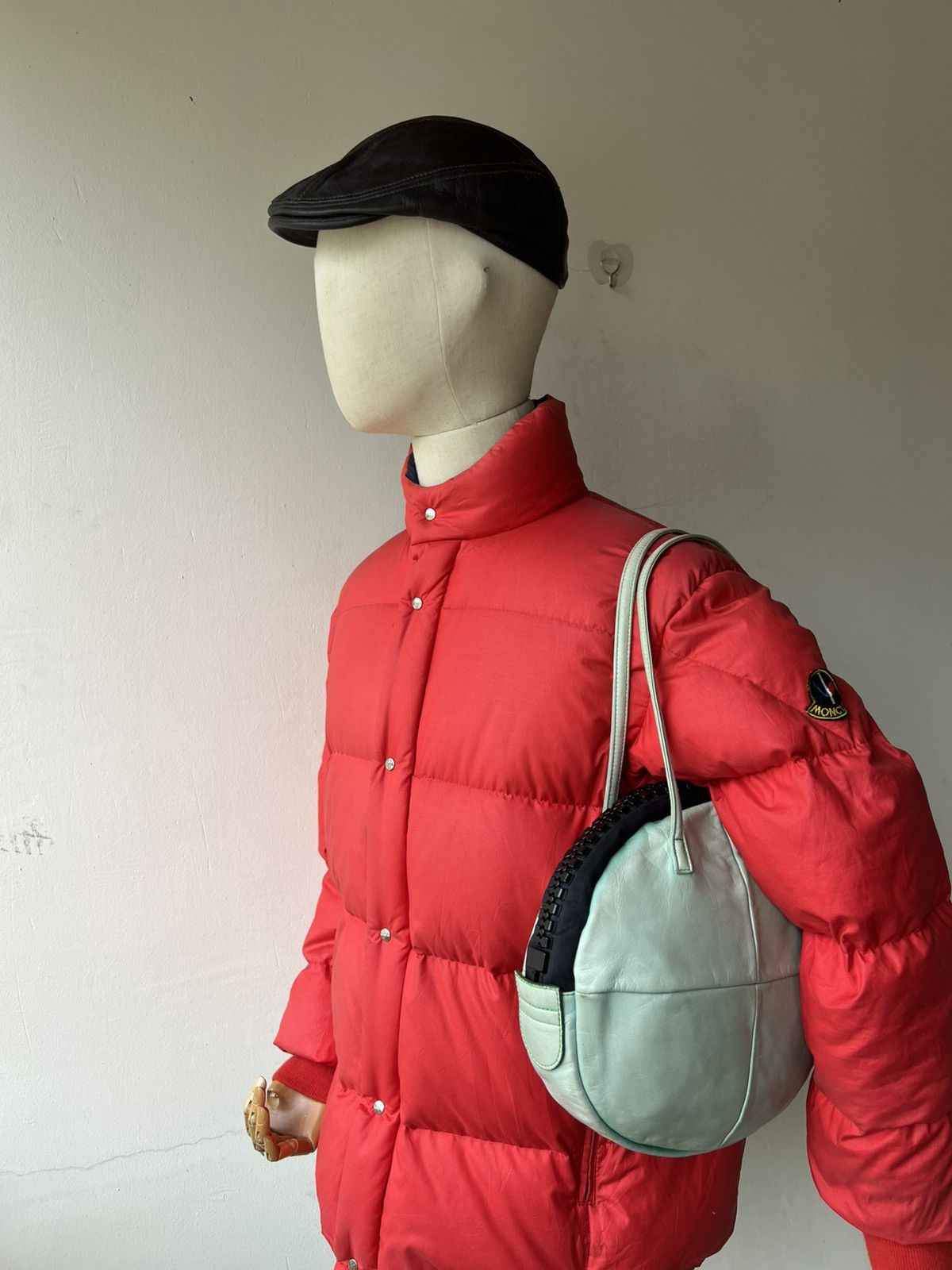 Yohji Yamamoto Kawa-Kawa Japan Patina Leather Round Shoulder Bag Size ONE SIZE - 4 Thumbnail