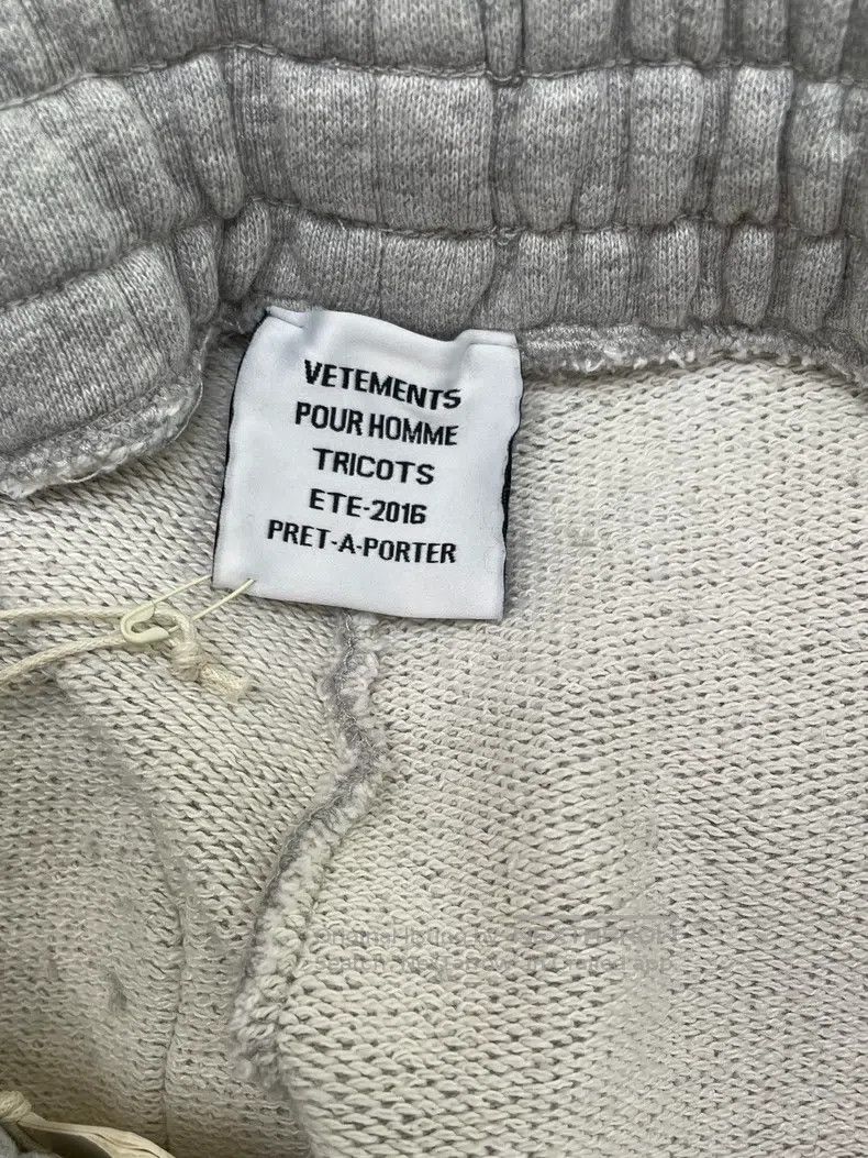 Vetements Vetements size M Asymmetrical Sweatpants Size US 27 - 4 Thumbnail