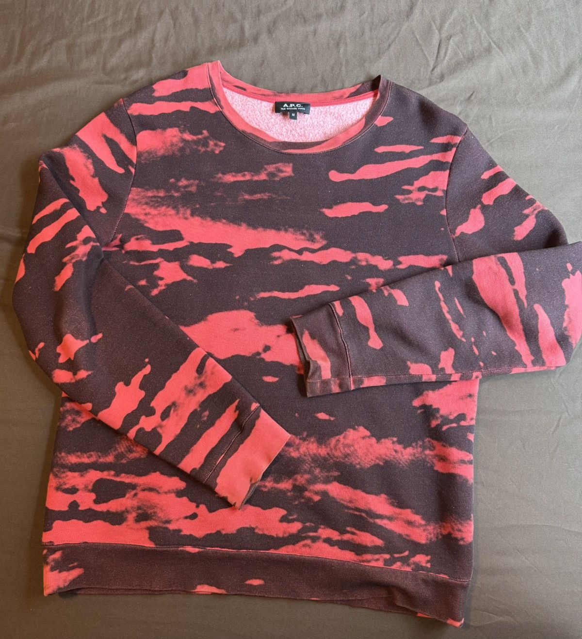 A.P.C. Red Camo A.P.C. Sweater Size US S / EU 44-46 / 1 - 1 Thumbnail