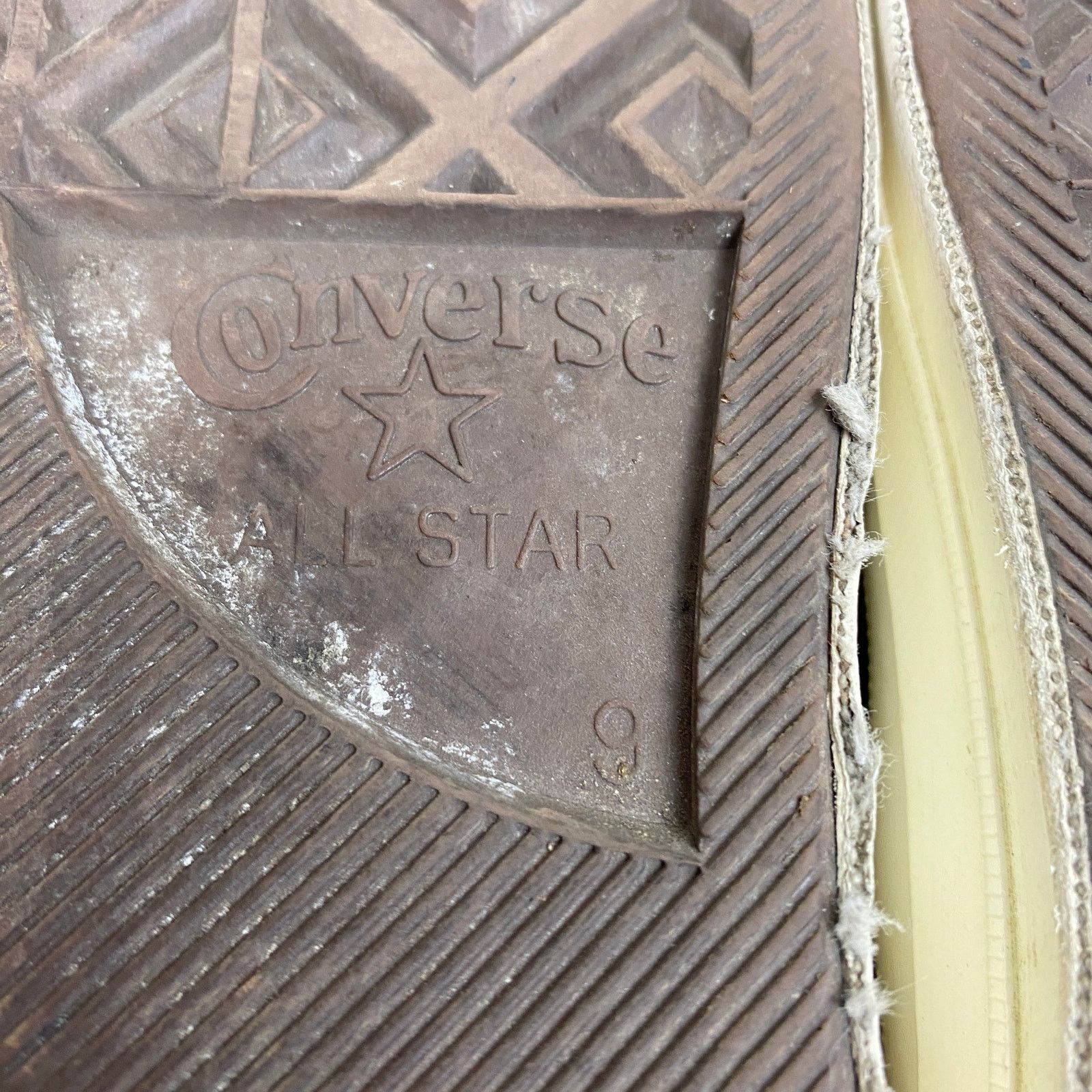 Comme des Garcons PLAY × Converse Converse Comme des Garcons Play Heart Low Sneakers Men's 9 Size US 9 / EU 42 - 8 Thumbnail