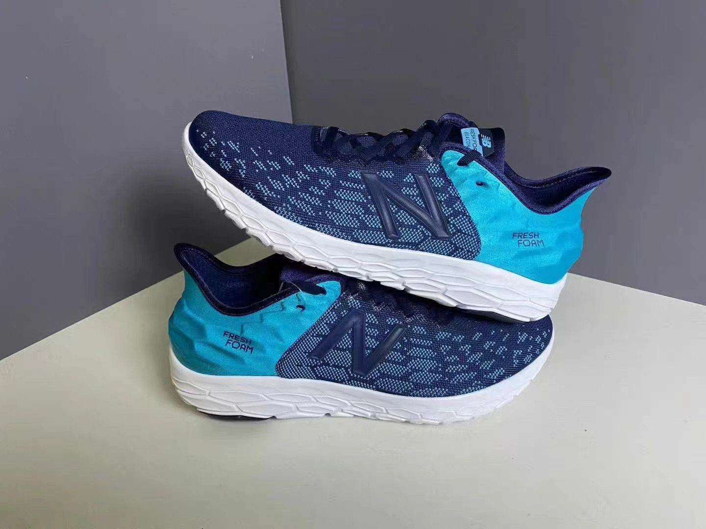 New Balance New Balance Fresh Foam Beacon K15 Size US 12 / EU 45 - 4 Thumbnail