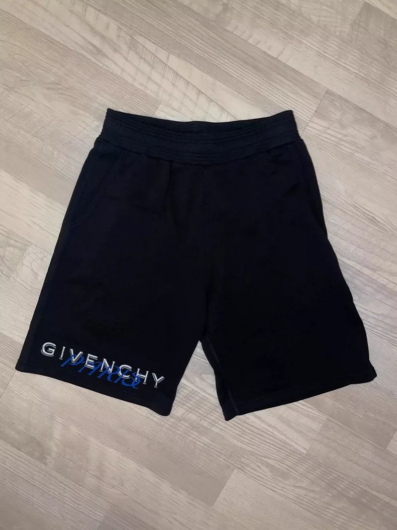 Givenchy Givenchy SizeM Printed Logo Shorts Five Pants Sports Size US 29 - 1 Thumbnail