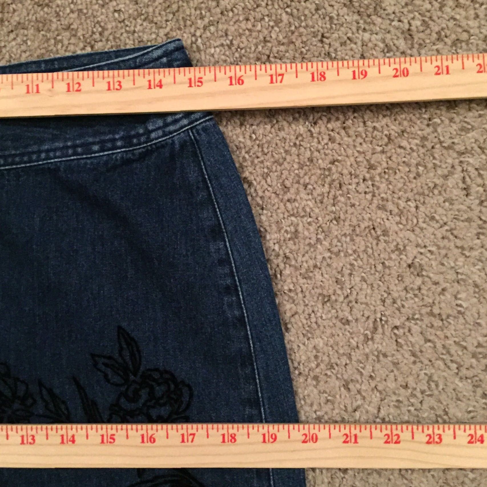 Liz Claiborne Liz Claiborne Skirt 8 Blue Denim Floral Pencil Unlined Knee Length Women Regular XS? (Note: Original size 8) Size 30" / US 8 / IT 44 - 4 Thumbnail