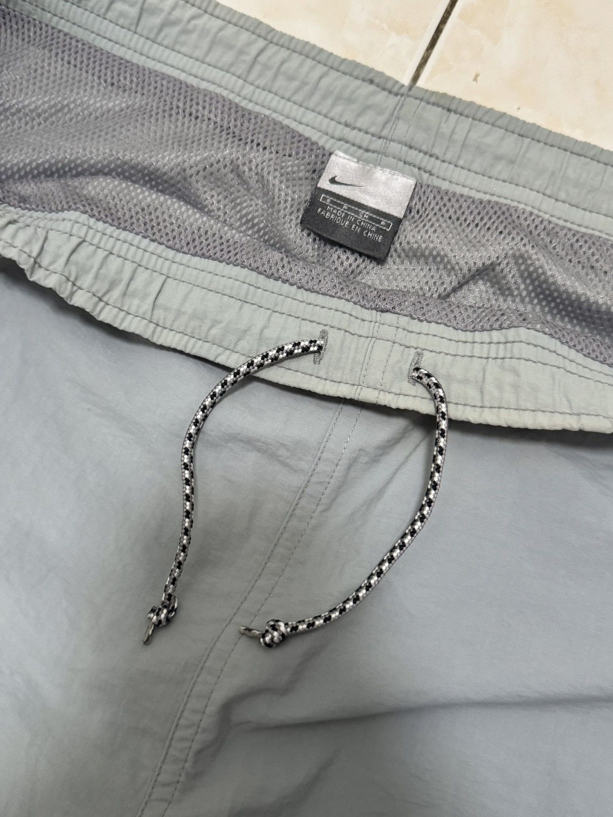 Nike Vintage Nike Baggy Trackpants Y2k Size US 30 / EU 46 - 4 Thumbnail