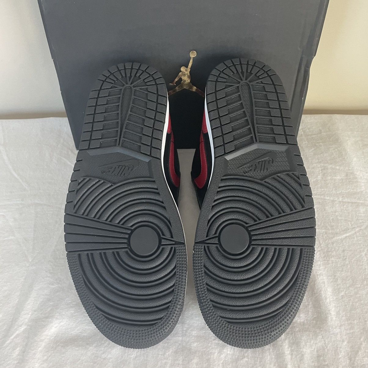 Jordan Brand × Nike Nike Air Jordan 1 Low Bred Twist Mens US Size 8.5 553558-067 Size US 8.5 / EU 41-42 - 7 Thumbnail
