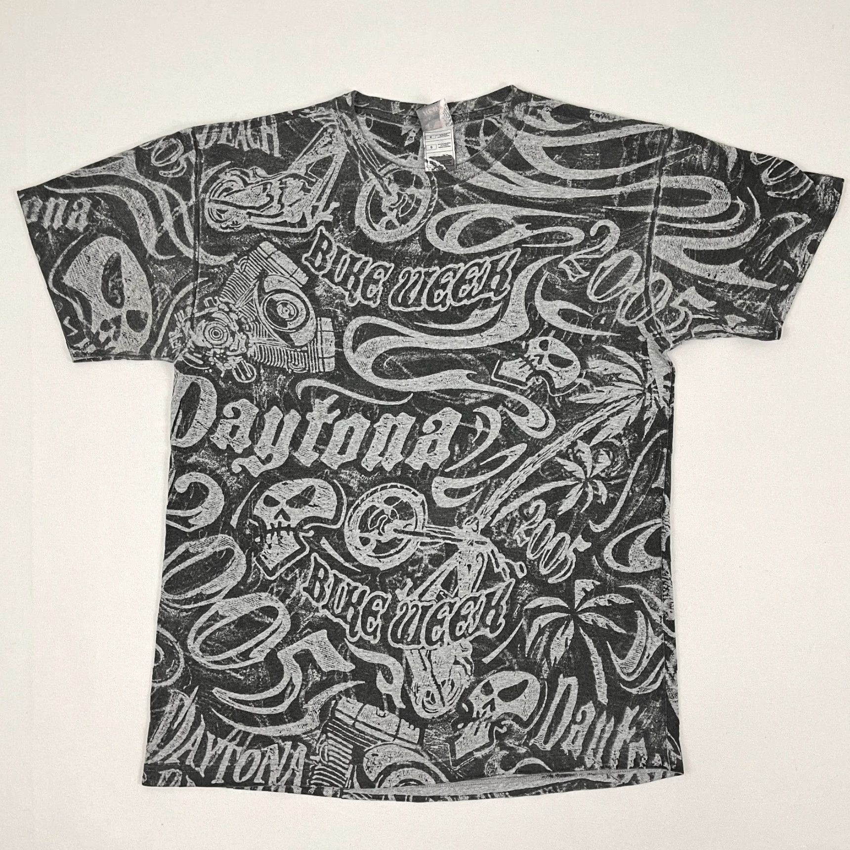 Fruit Of The Loom VINTAGE Daytona Bike Week Shirt Men Large Gray AOP All Over Biker Skull Graphic T-Shirt Size US L / EU 52-54 / 3 - 2 Thumbnail