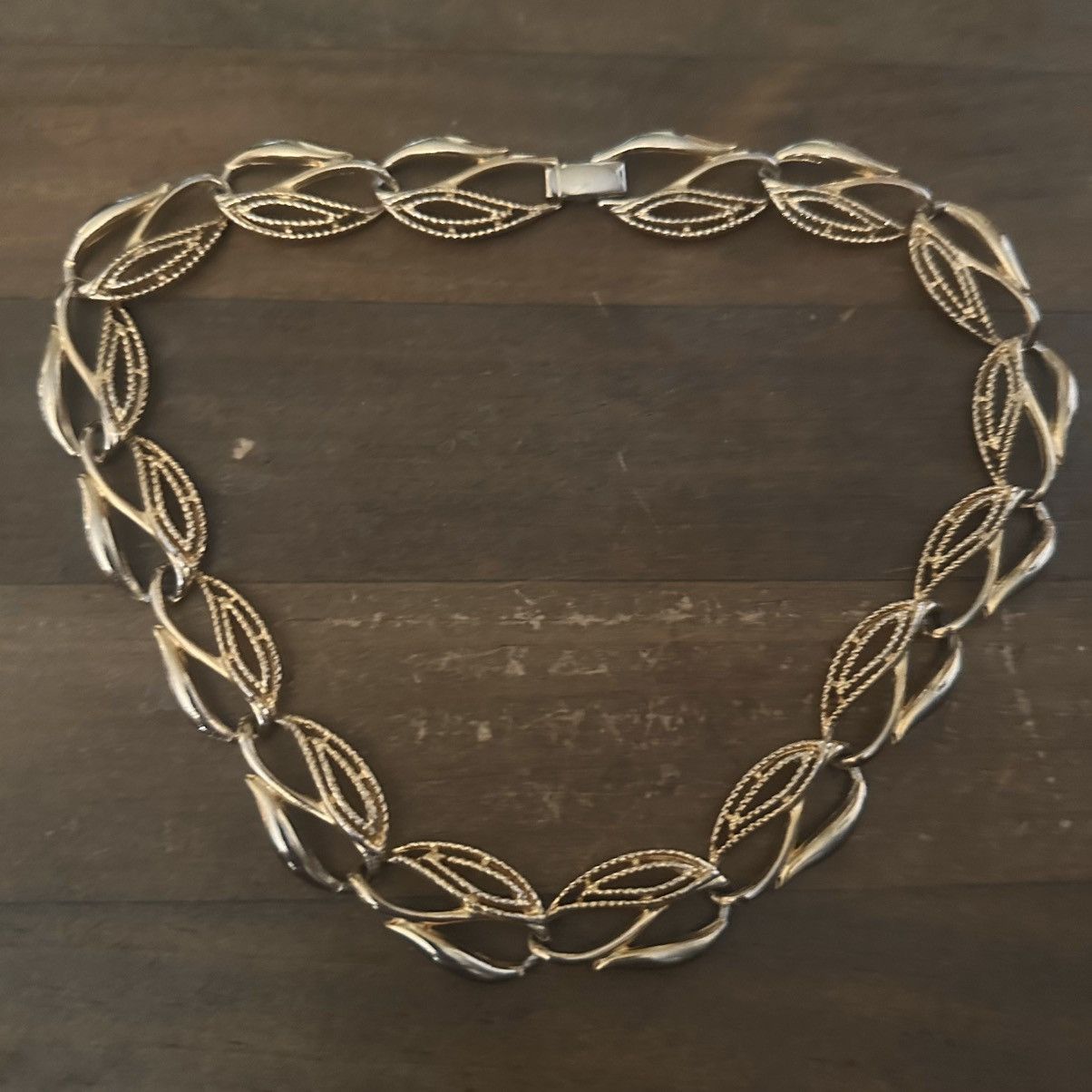 Vintage Vintage Piscitelli gold tone open work curved link necklace Size ONE SIZE - 2 Thumbnail