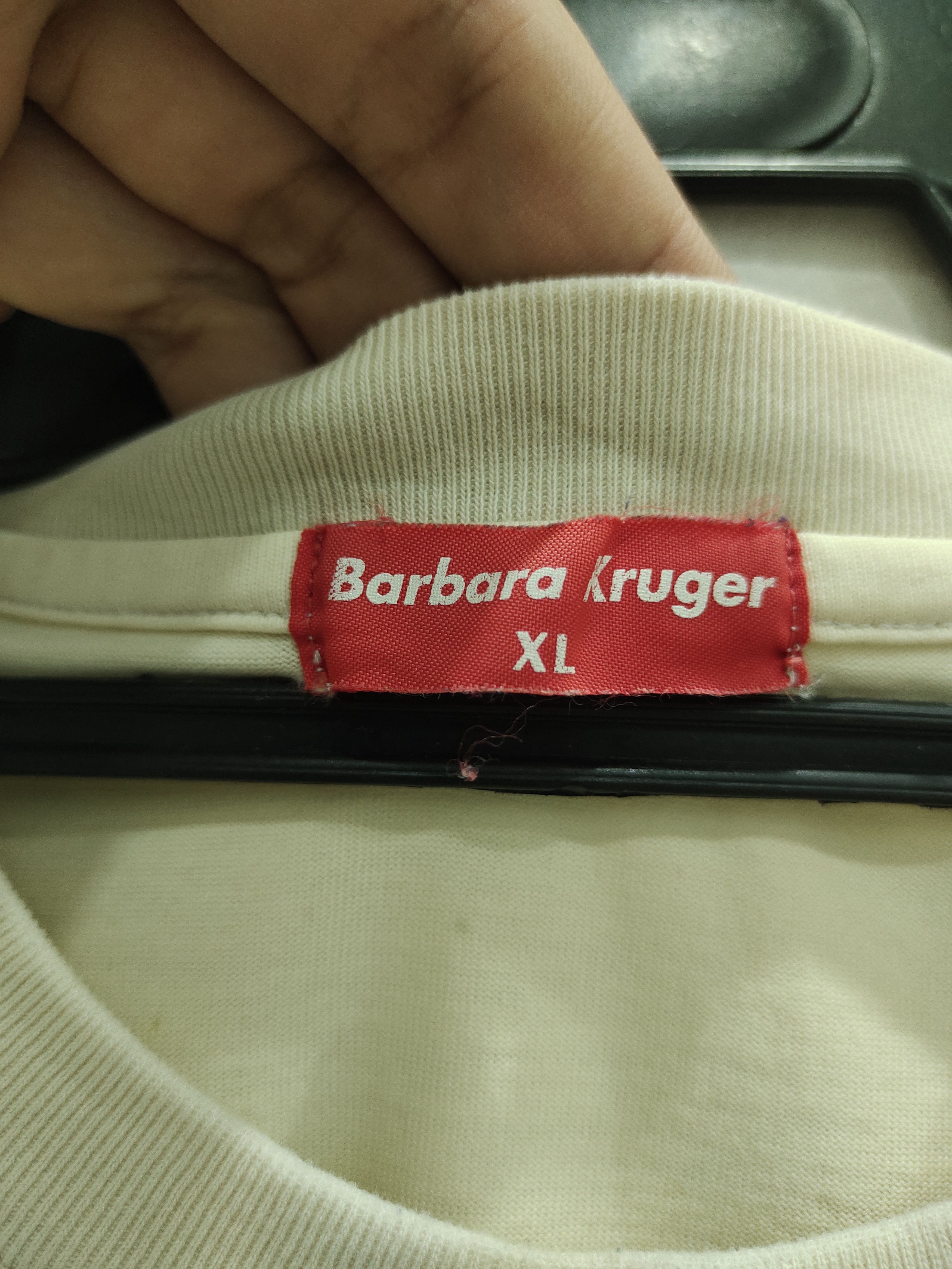 Barbara Kruger × Vintage Vintage Barbara Kruger Who Lough Last ? Size US XL / EU 56 / 4 - 5 Thumbnail