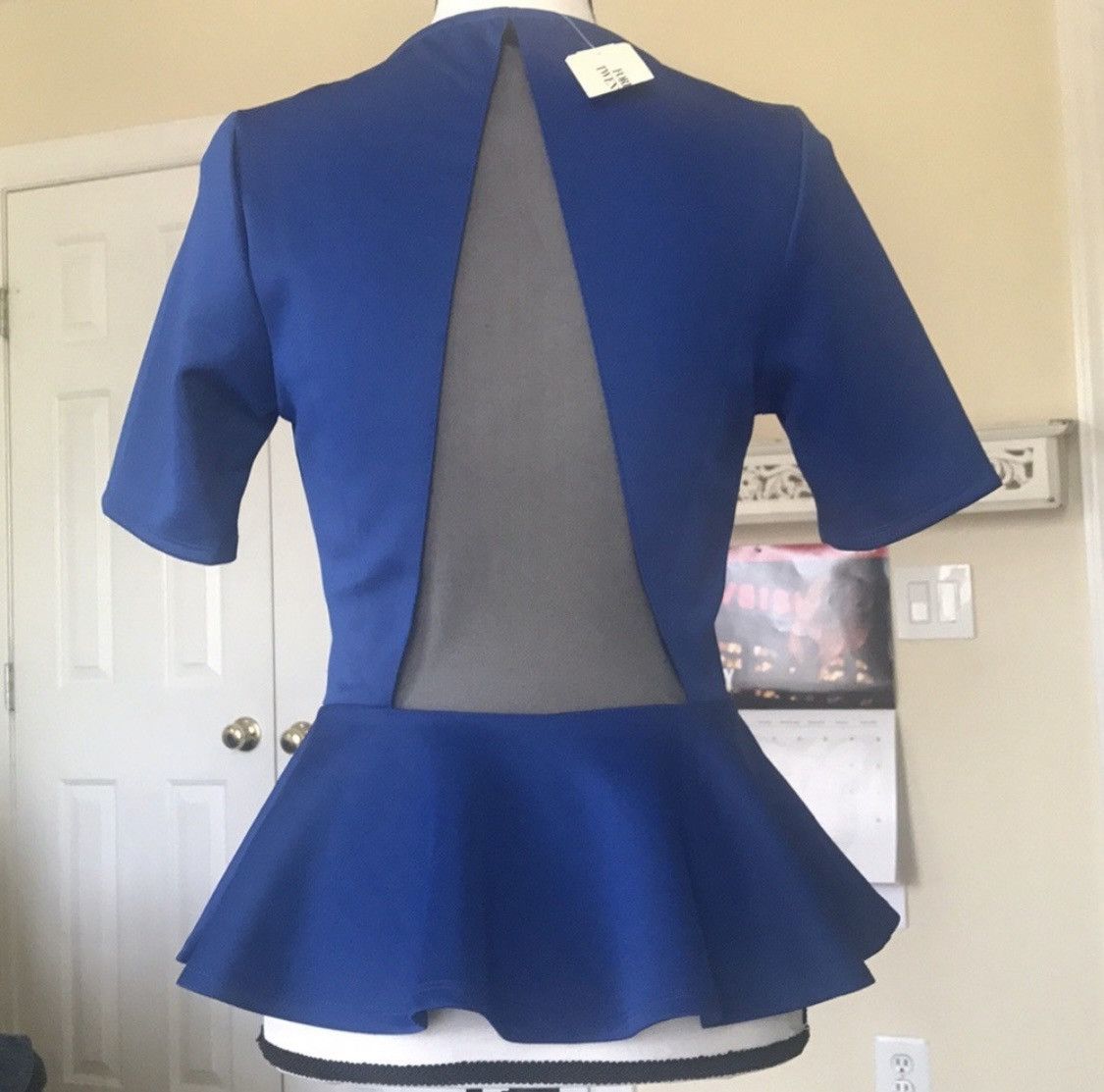 Forever 21 FOREVER 21 SHEER BACK PEPLUM TOP Size M / US 6-8 / IT 42-44 - 1 Thumbnail
