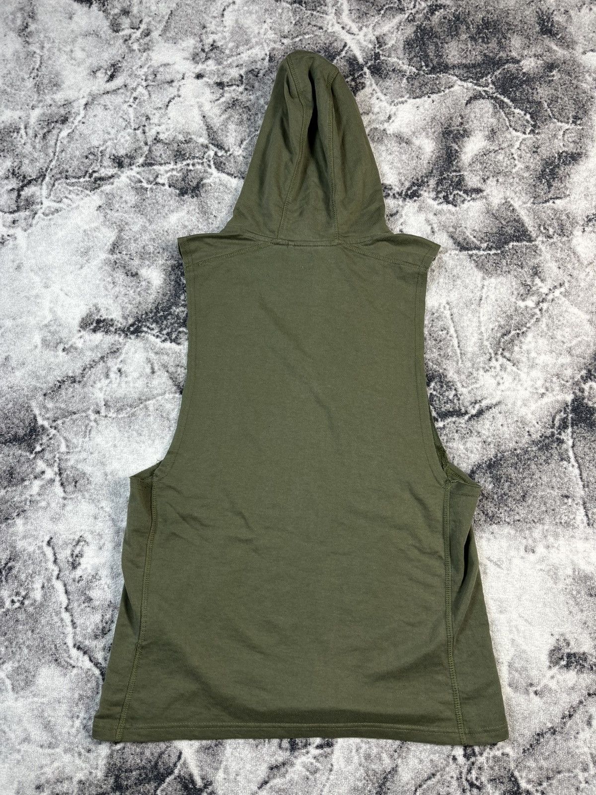 Vintage Gold’s Gym Sleeveless Hoodie – Muscle Fit Size US L / EU 52-54 / 3 - 11 Thumbnail