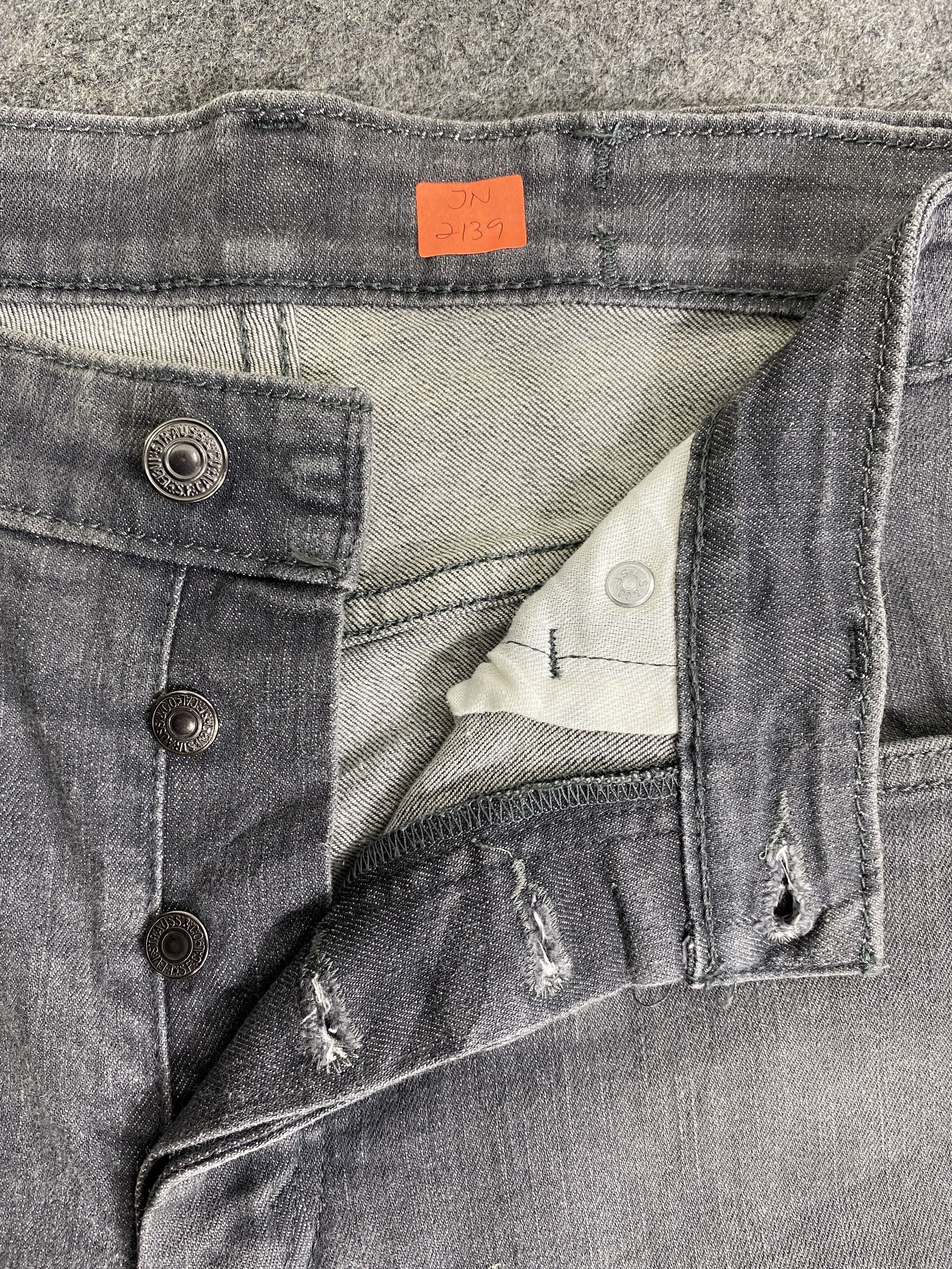 Levi's Grey Vintage Levi's 511 Jeans 35x30 Denim -JN2139 Size US 35 - 6 Thumbnail