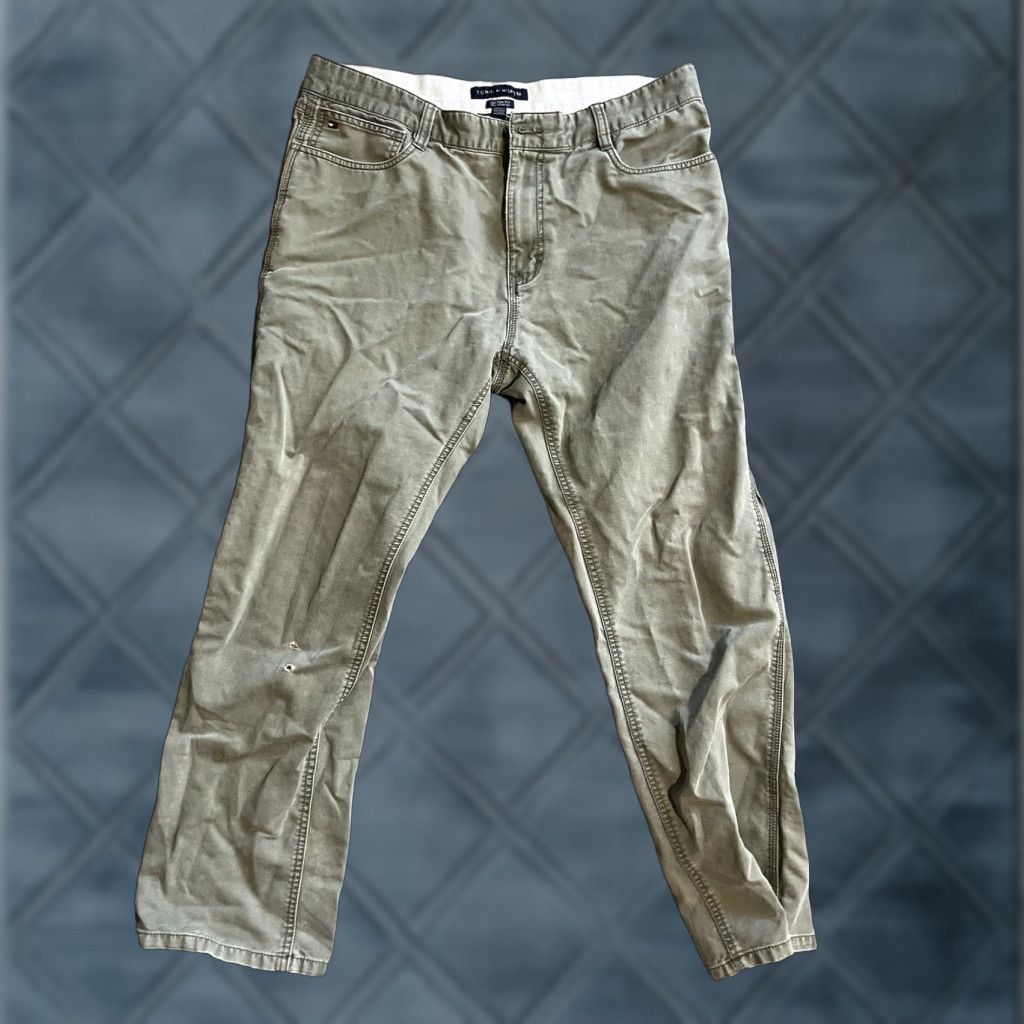 Tommy Hilfiger VINTAGE Tommy Hilfiger Chino Pants Mens Adult Regular Size 36x30 Green Casual Formal Business Size US 36 / EU 52 - 1 Thumbnail