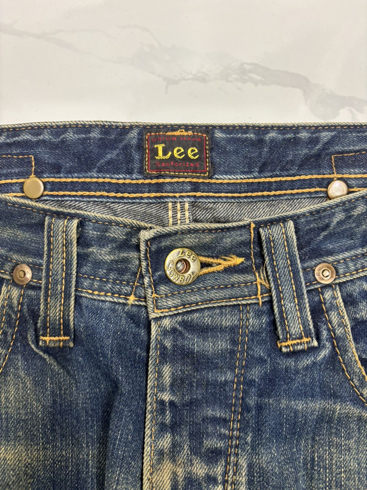 Lee 🔥VINTAGE LEE COWBOY SELVEDGE BUCKLE BACK DISTRESSED DENIM Size US 31 - 9 Thumbnail