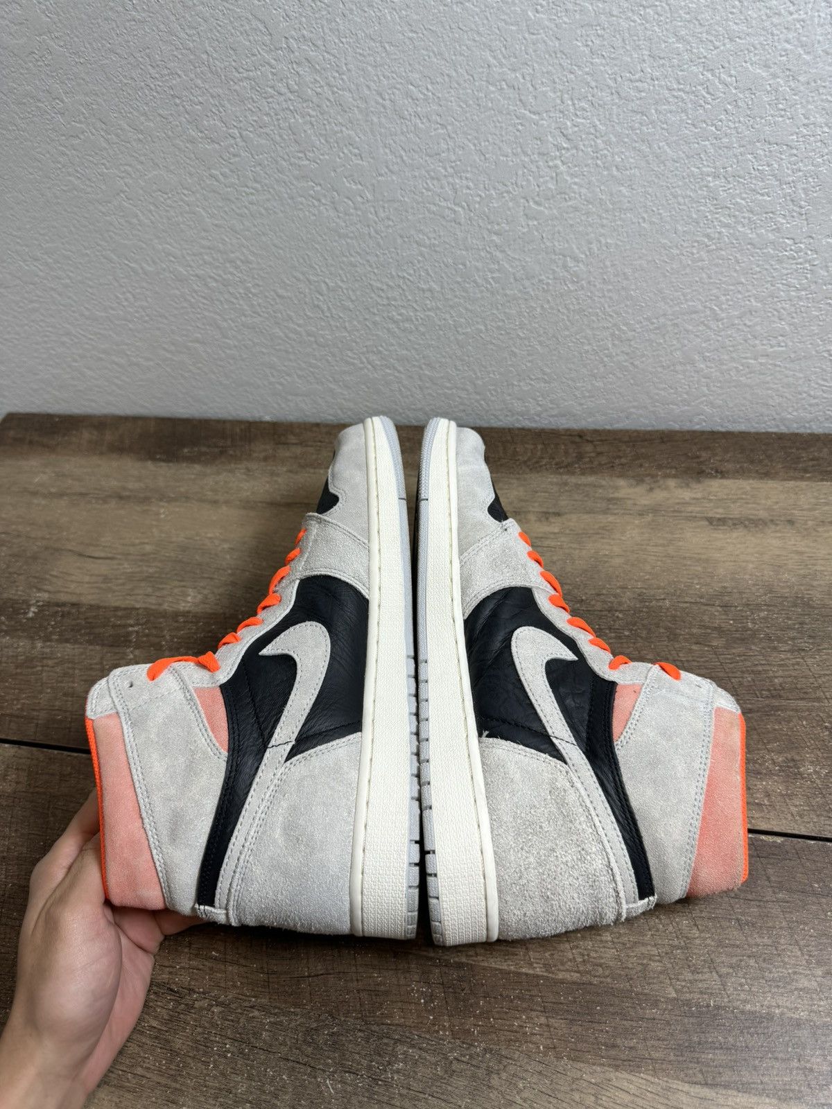 Jordan Brand Nike Air Jordan 1 Retro High OG Neutral Grey Men's Size 12.5 Size US 12.5 / EU 45-46 - 5 Thumbnail