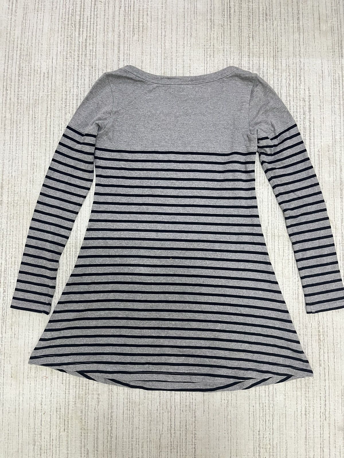 Burberry Burberry big logo dress Size M / US 6-8 / IT 42-44 - 2 Thumbnail