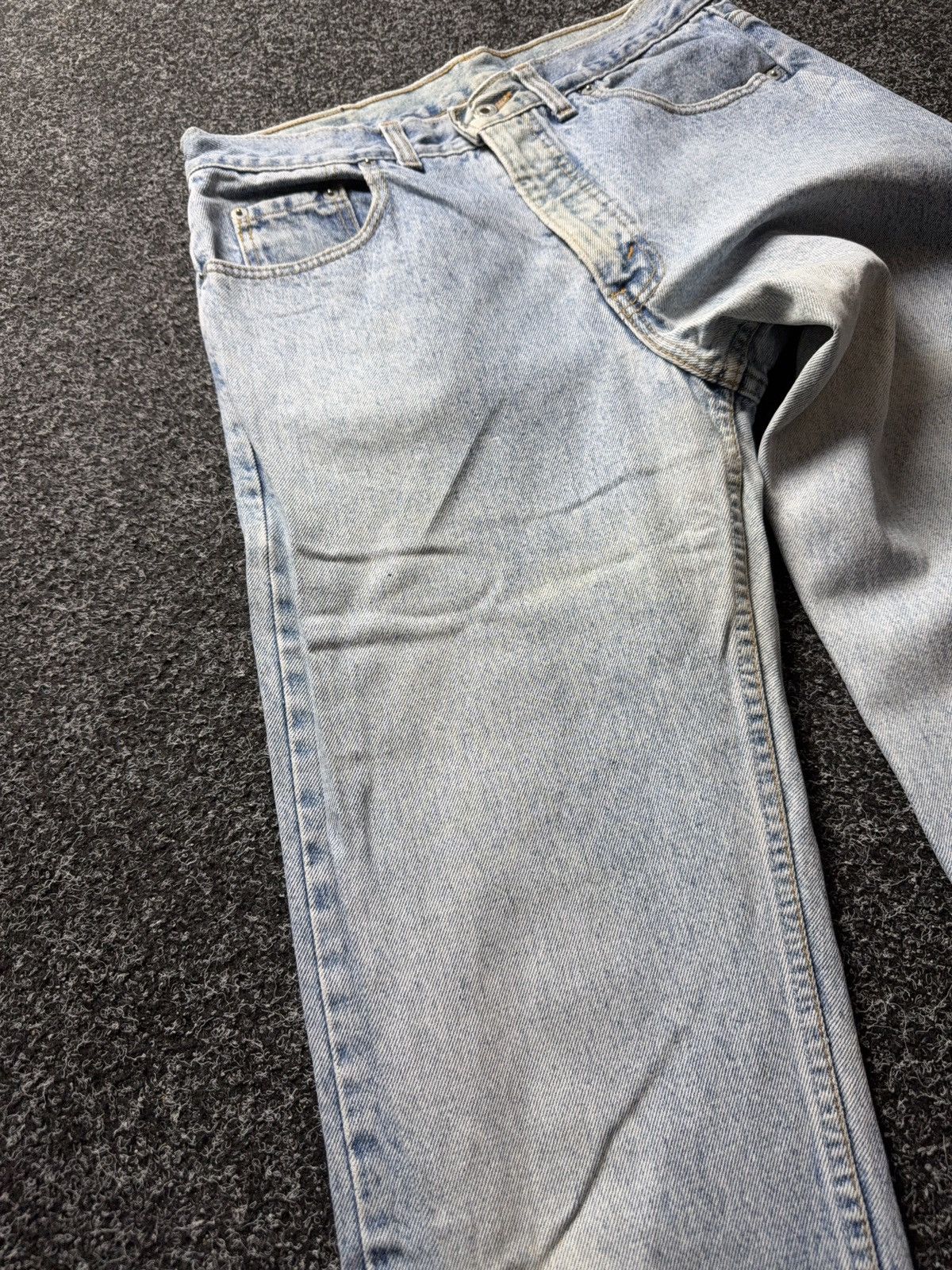 Levi's Vintage Clothing 90s Levi’s 615 Distressed Light Wash Straight Leg Jeans Size US 30 / EU 46 - 7 Thumbnail