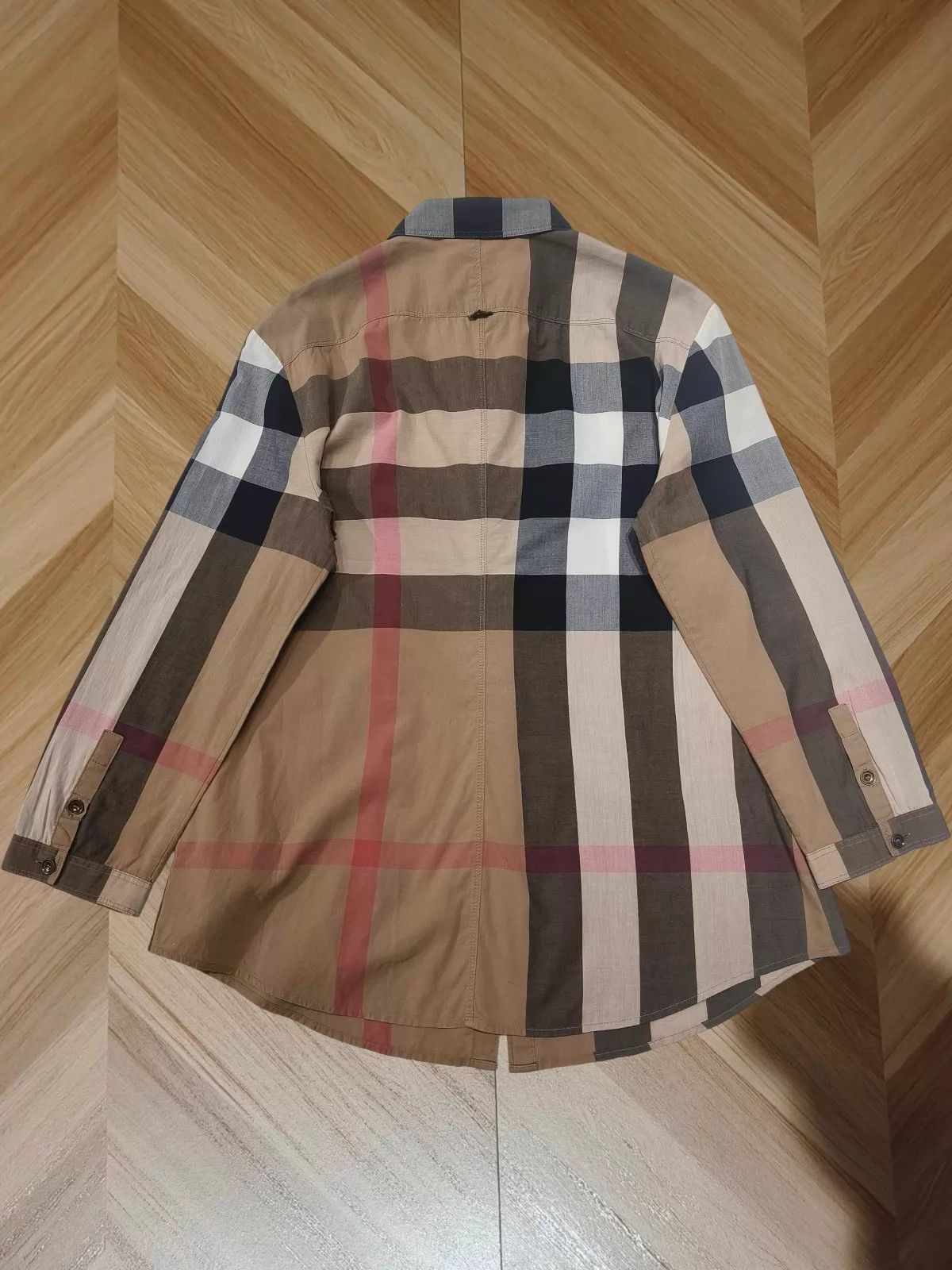 Burberry Burberry Women's S Check Shirt Size S / US 4 / IT 40 - 2 Thumbnail