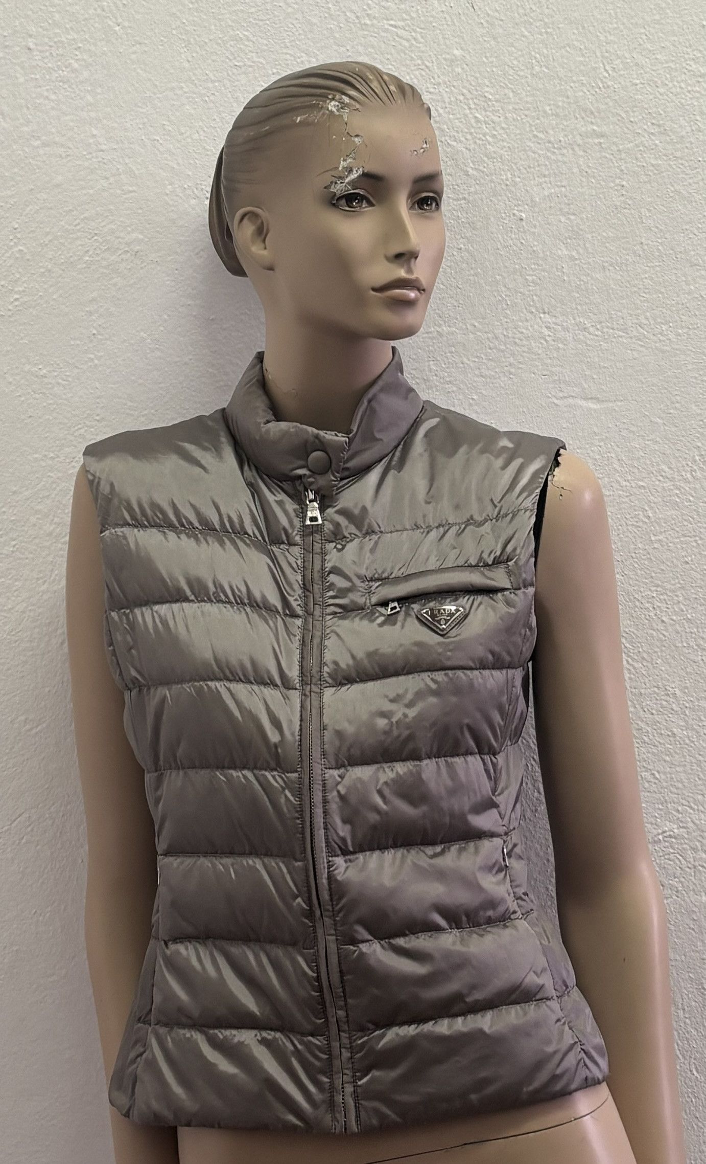 Prada Prada vest size 42 Size M / US 6-8 / IT 42-44 - 1 Thumbnail