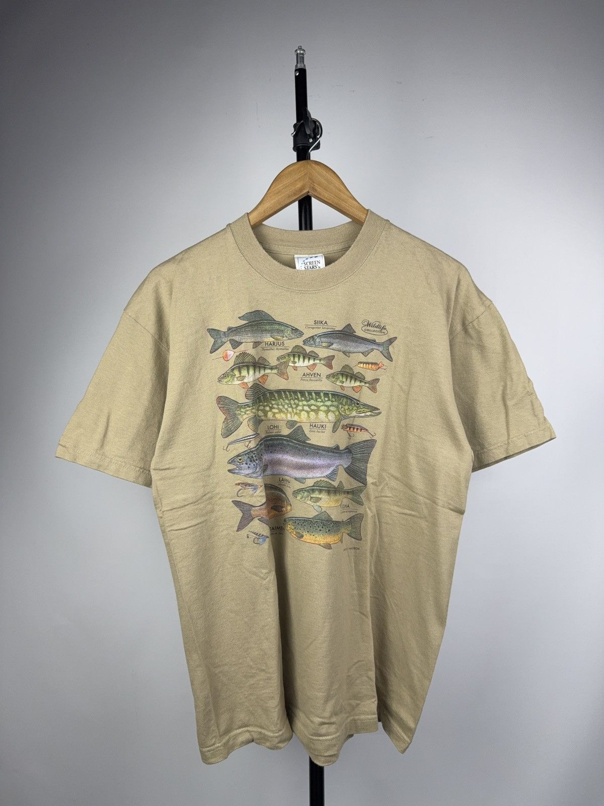 Vintage Vintage 90s Retro Wildlife Fish Print Graphic T-Shirt Beige Size US L / EU 52-54 / 3 - 1 Thumbnail