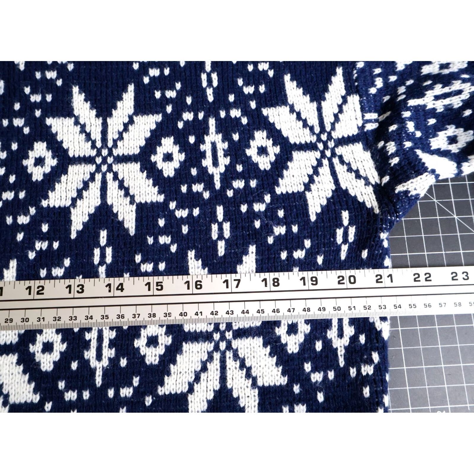 Vintage VINTAGE Whitefish Bay Sweater Shirt Mens XL Dark Blue Snowflake Knit Pullover 80s Geometric Winter 90s Ski Casual Size US L / EU 52-54 / 3 - 5 Thumbnail