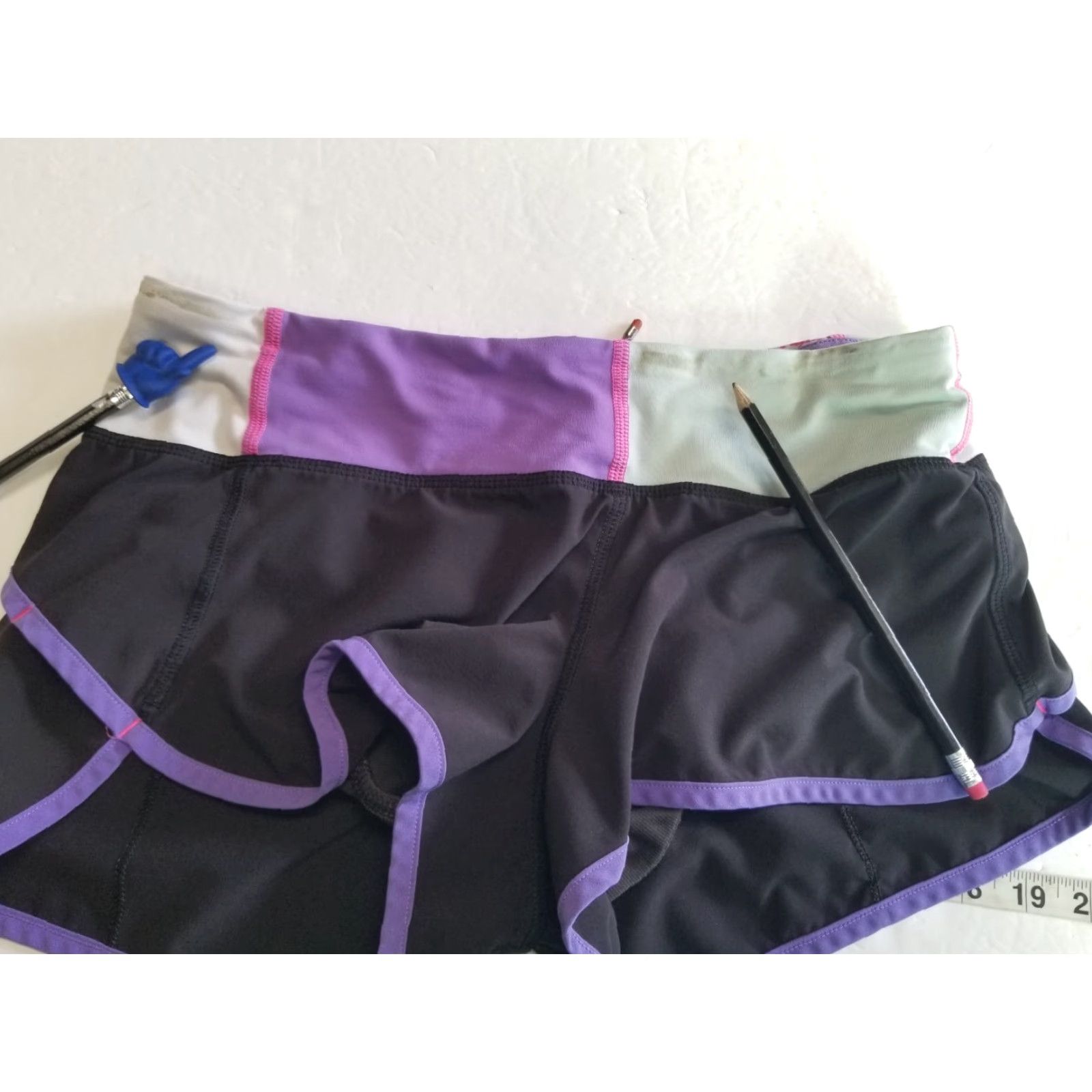 Lululemon Lululemon Black Size 4 Running Shorts Lined Women Activewear See All Pics Shorts Size 27" / US 4 / IT 40 - 7 Thumbnail
