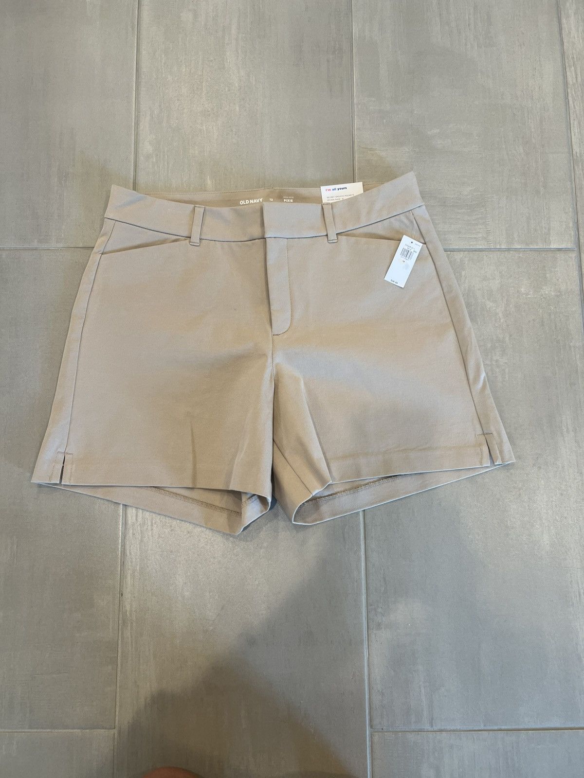 Old Navy New Old Navy tan Woman’s Shorts Size 12 Size 34" / US 12 / IT 48 - 3 Thumbnail