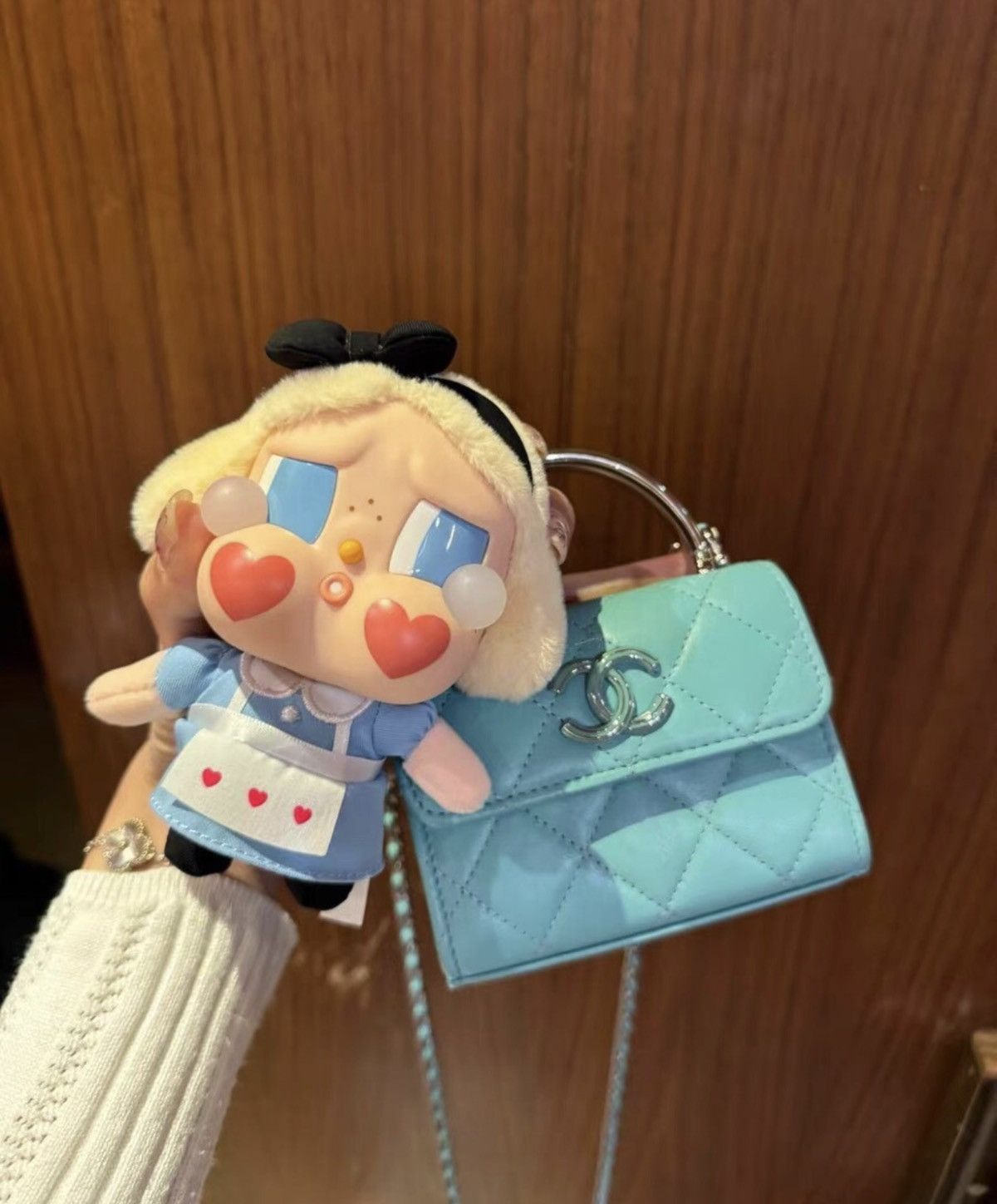 Medicom Toy Pop Mart Crybaby Love Series She‘s Alice Size ONE SIZE - 2 Thumbnail